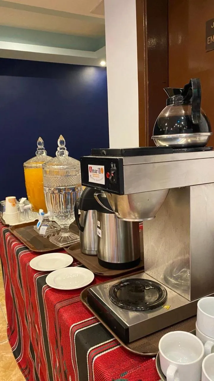 Restaurant/places to eat in Aquavista Hotel & Suites