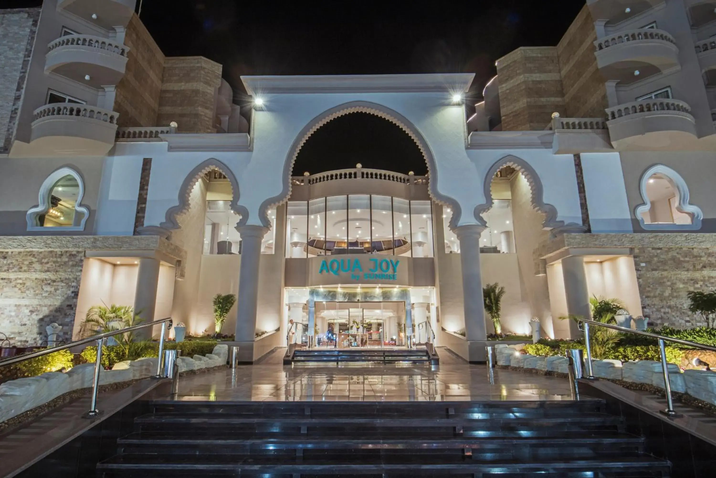 Facade/entrance in Sunrise Aqua Joy Resort Facade/entrance in Sunrise Aqua Joy Resort