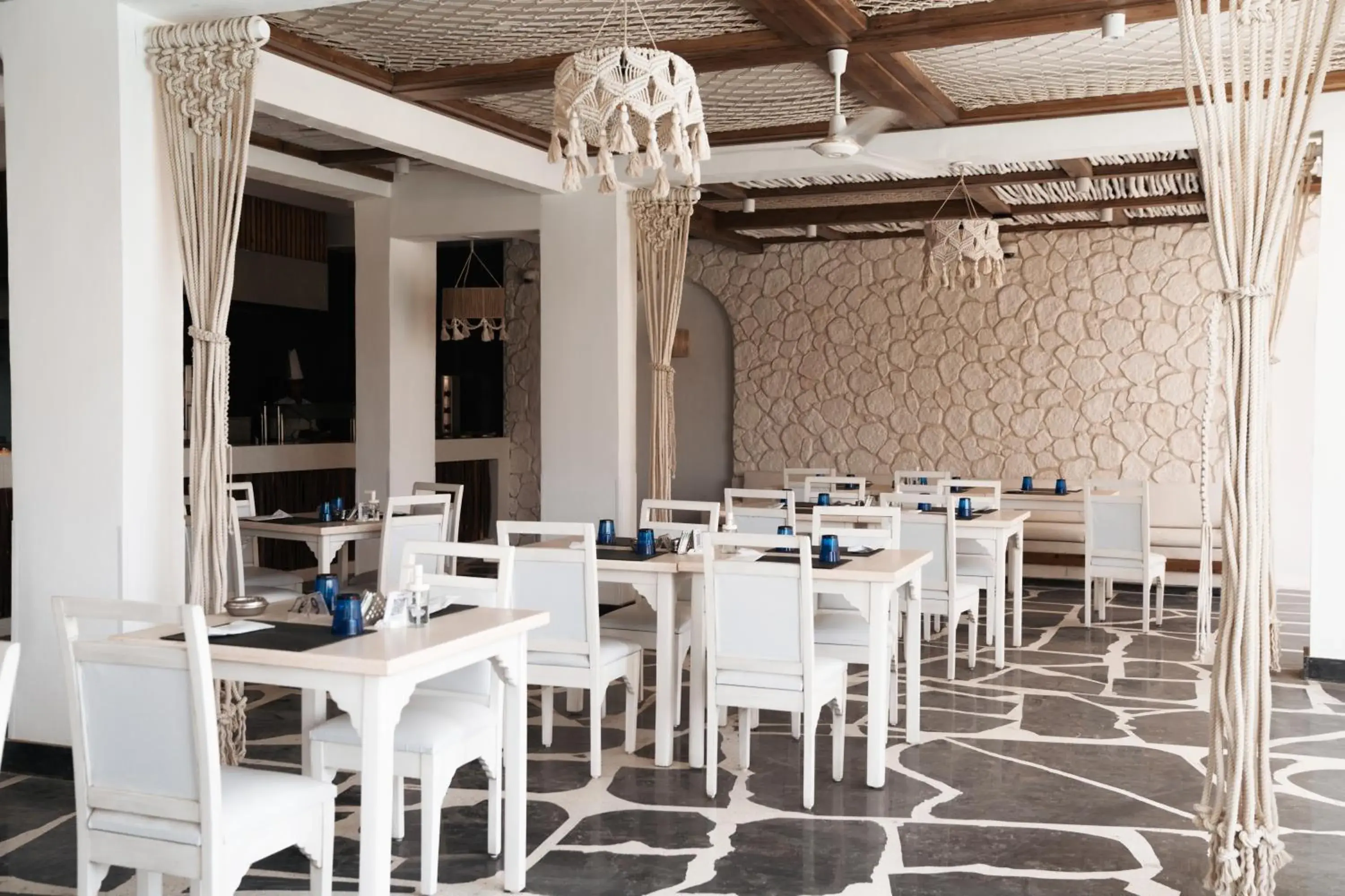 Restaurant/places to eat in Sunrise Aqua Joy Resort Restaurant/places to eat in Sunrise Aqua Joy Resort