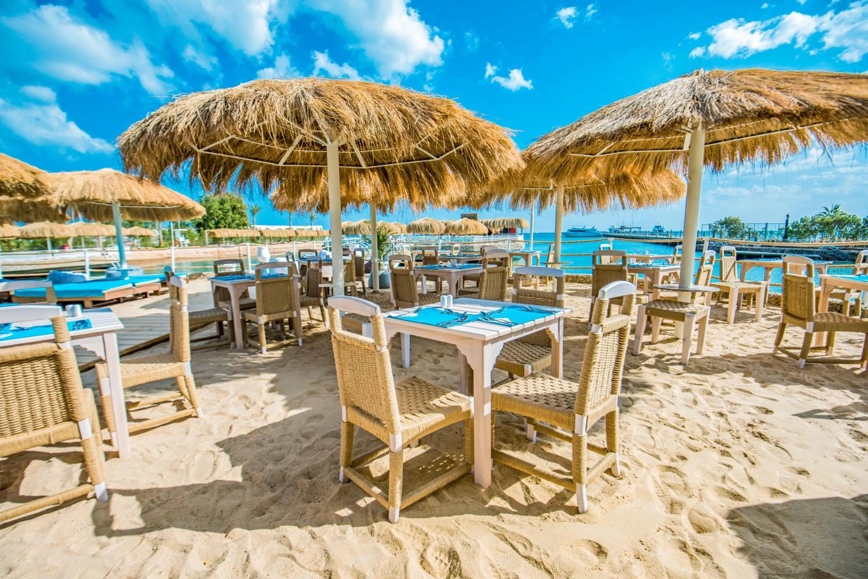 Restaurant/places to eat in Sunrise Aqua Joy Resort