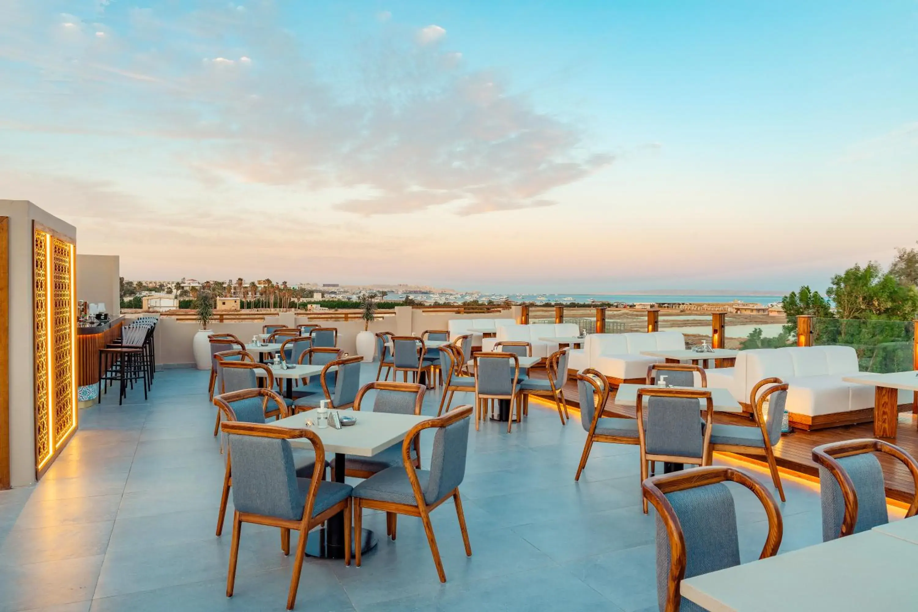 Lounge or bar in Sunrise Aqua Joy Resort Lounge or bar in Sunrise Aqua Joy Resort