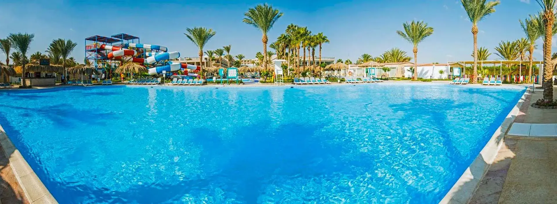 Swimming pool in Sunrise Aqua Joy Resort Swimming pool in Sunrise Aqua Joy Resort