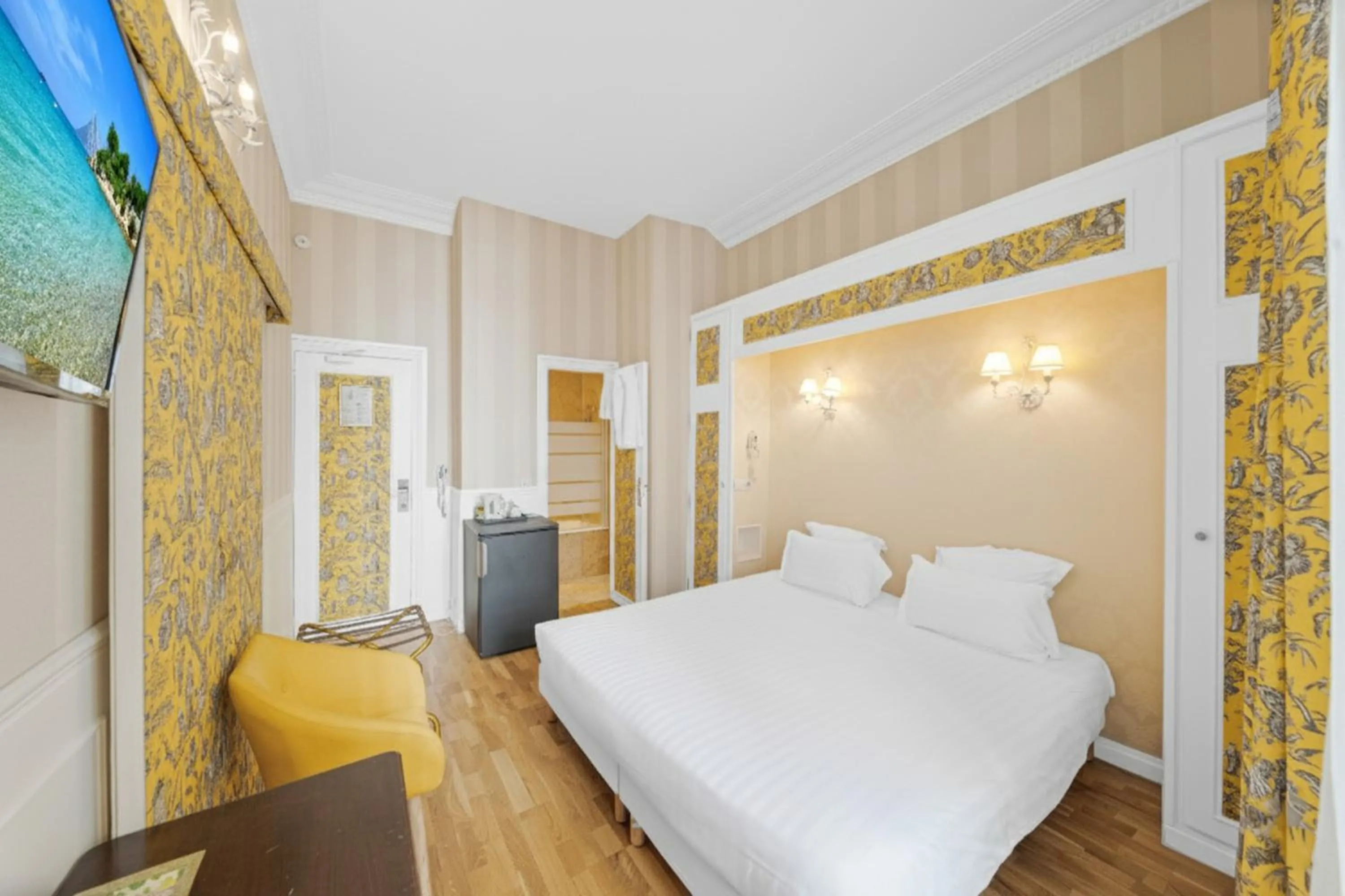 Bedroom, Bed in Hotel de la Bretonnerie