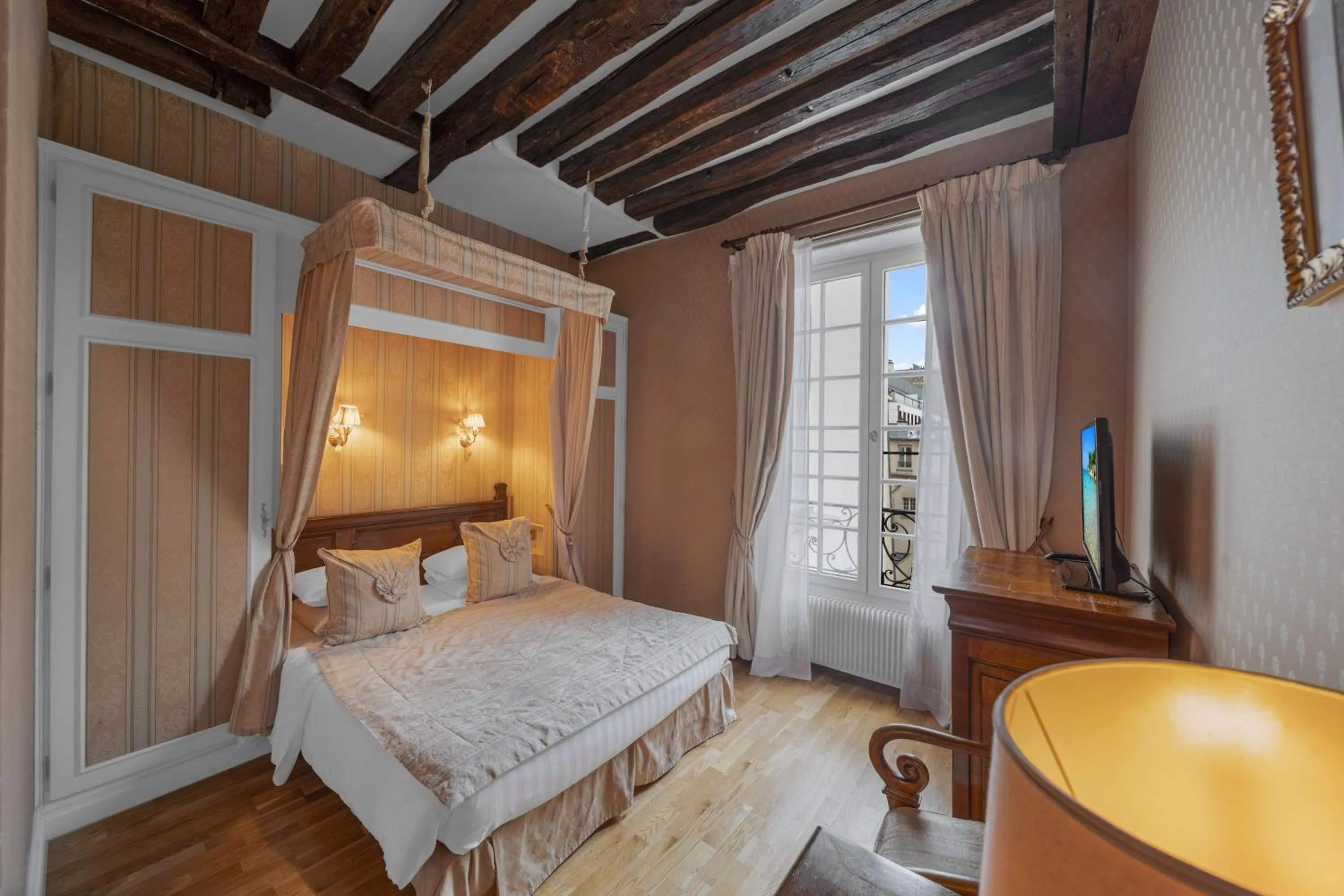 Bedroom, Bed in Hotel de la Bretonnerie