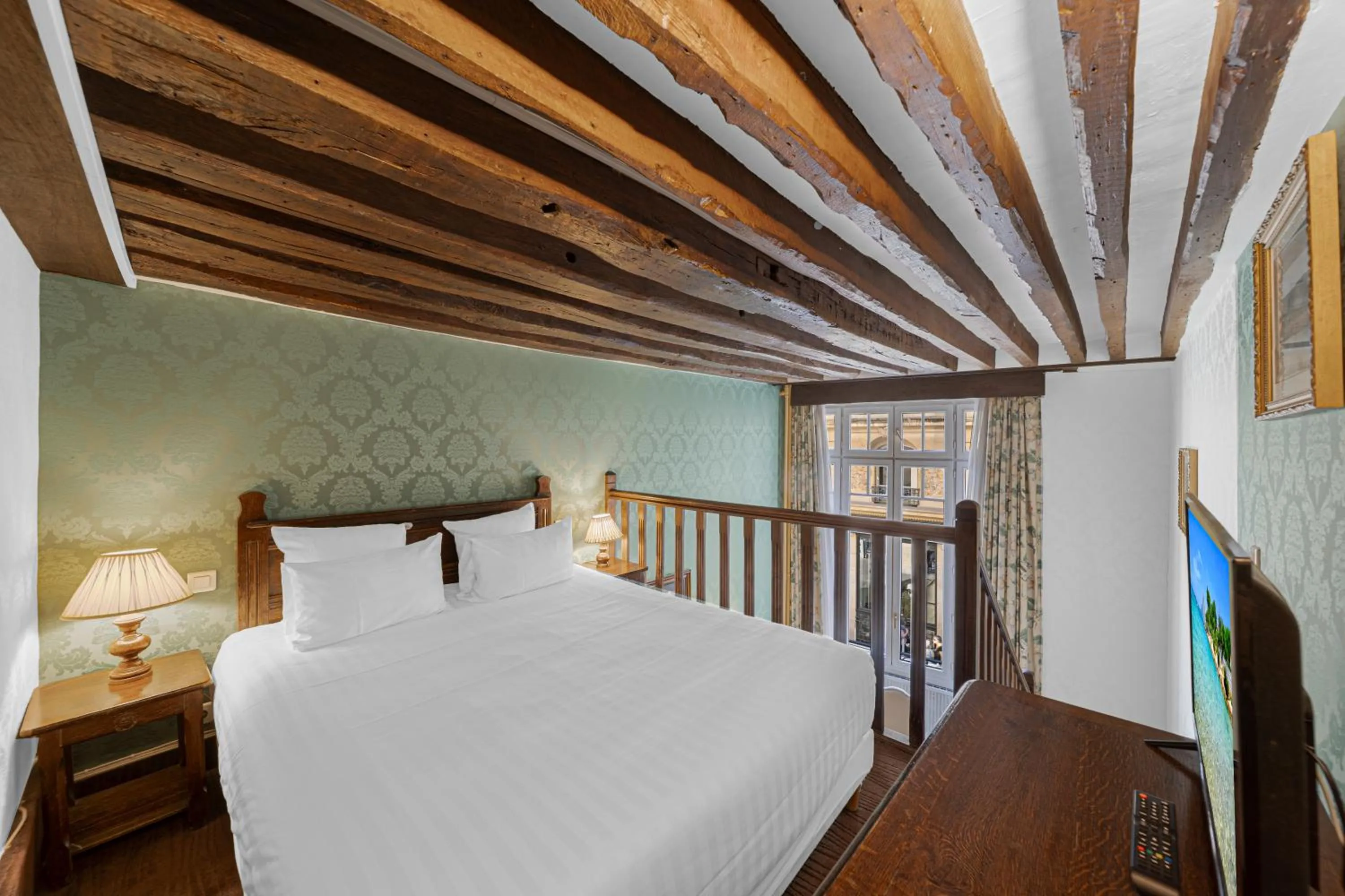 Bedroom, Bed in Hotel de la Bretonnerie