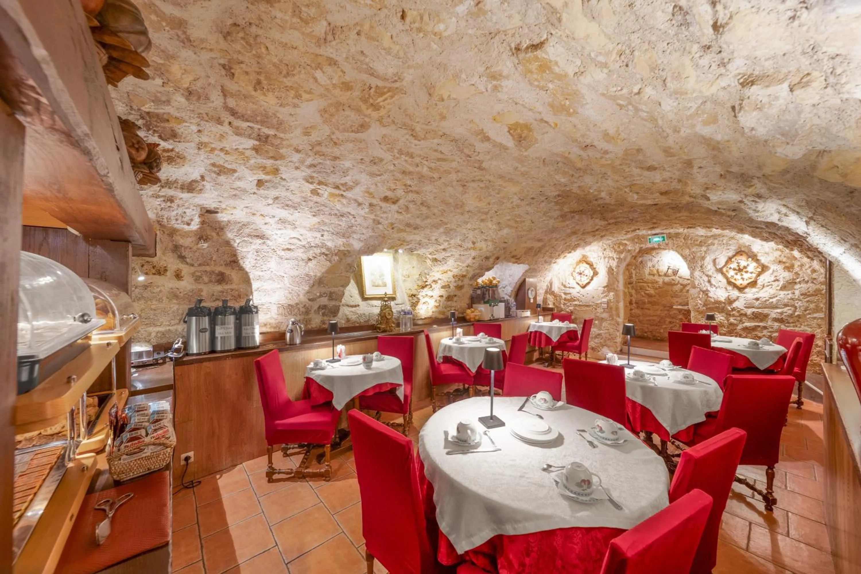 Breakfast in Hotel de la Bretonnerie