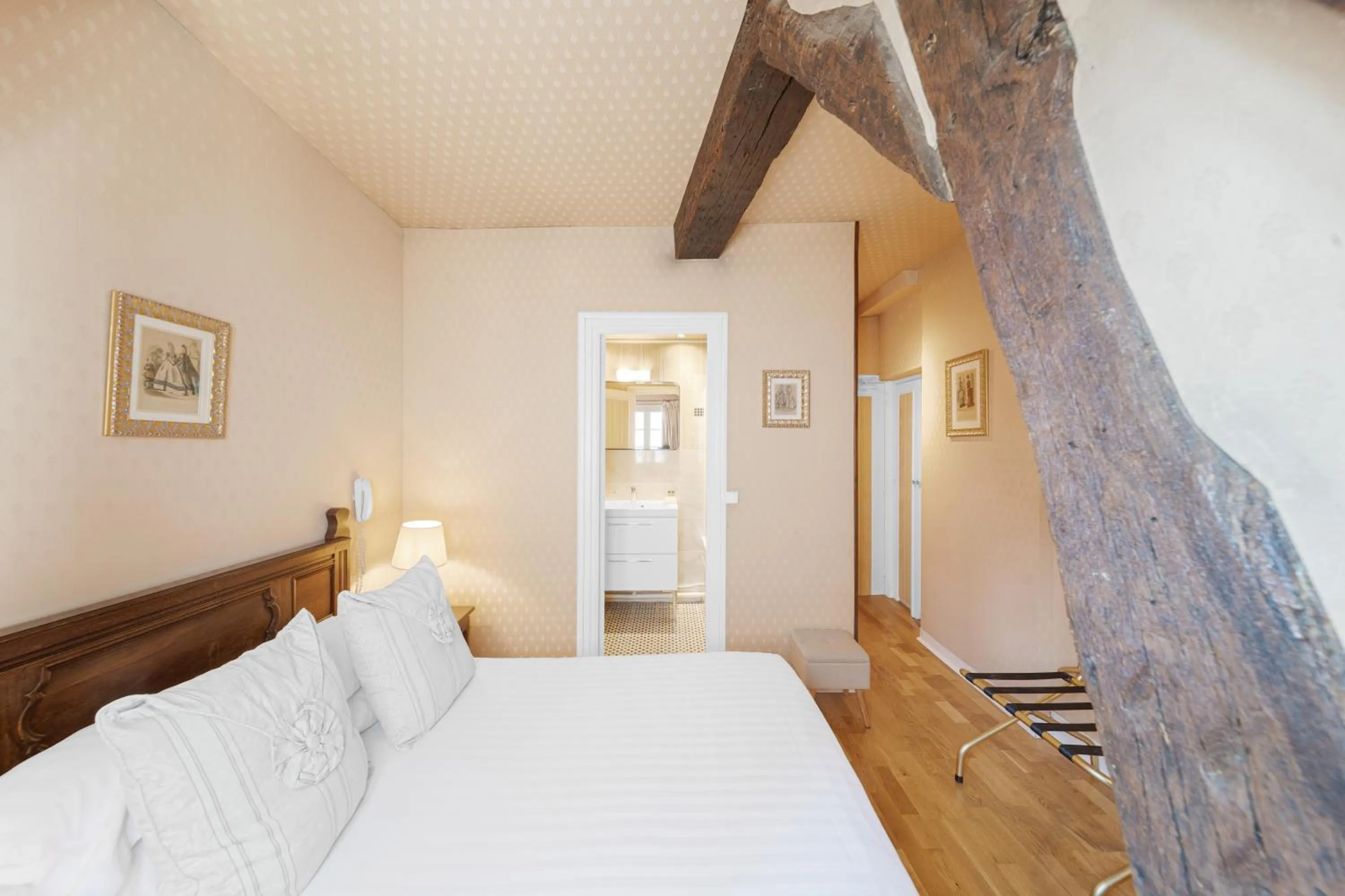 Bedroom, Bed in Hotel de la Bretonnerie