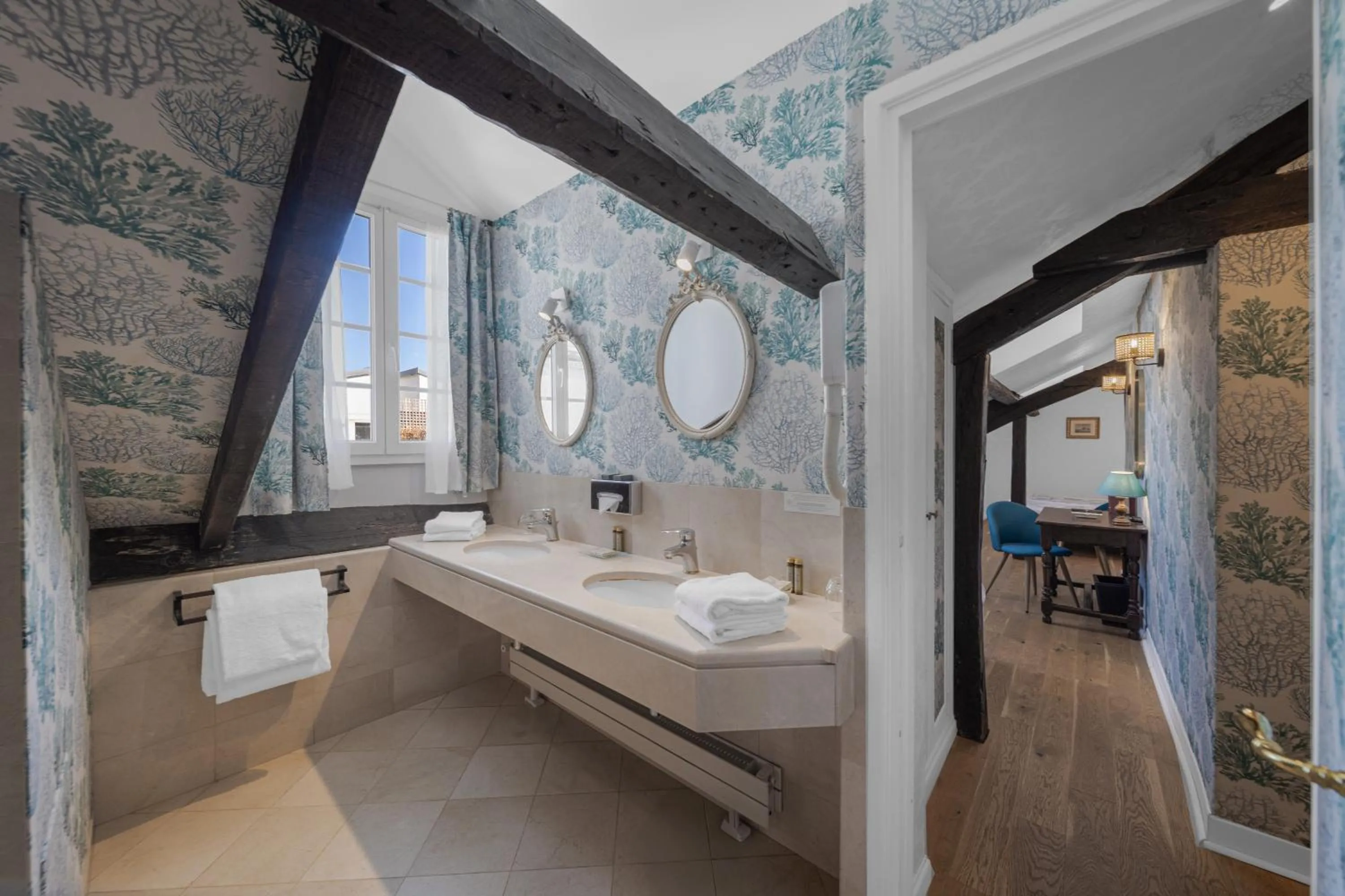 Bathroom in Hotel de la Bretonnerie