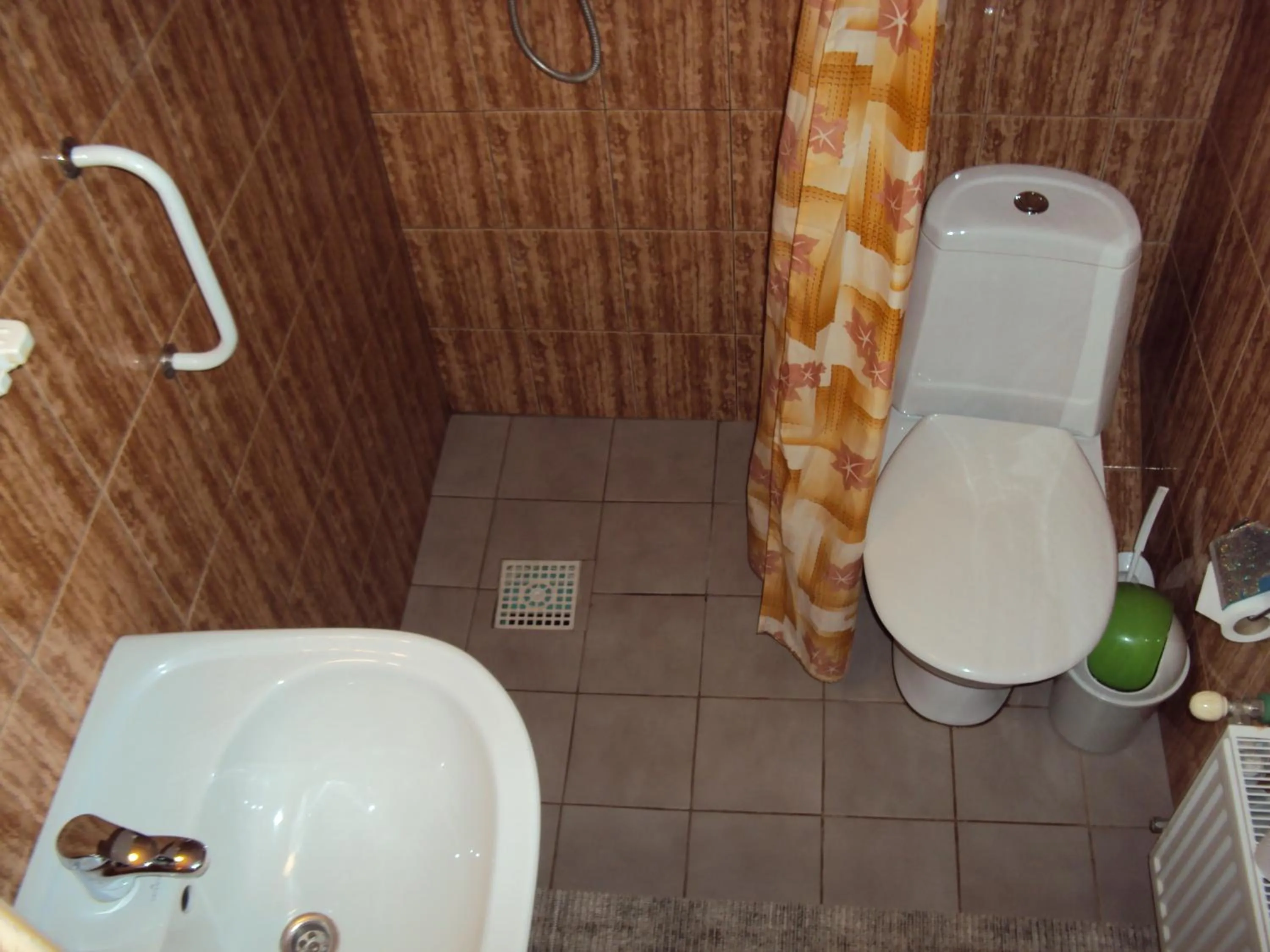 Shower in Saule