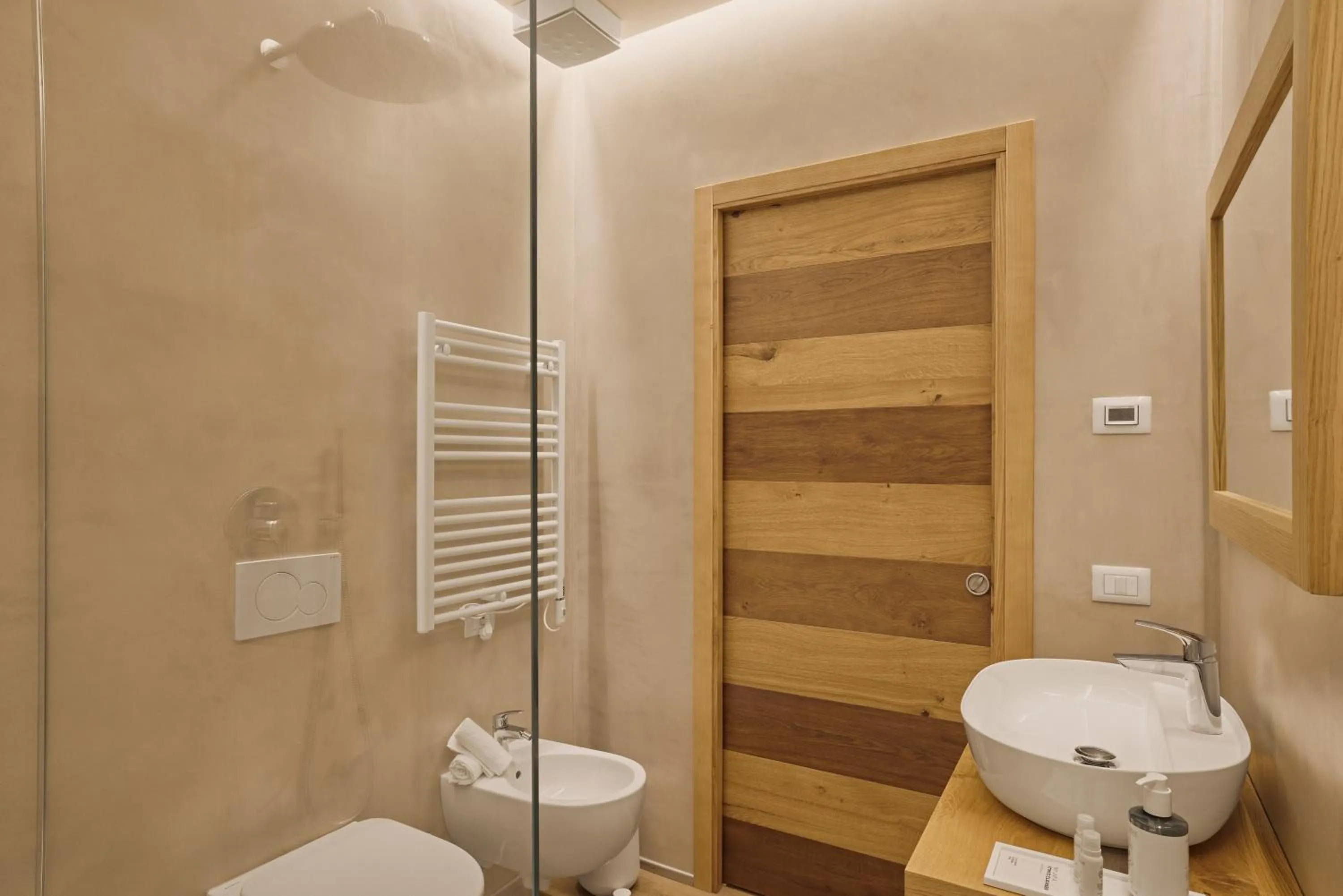 Shower in Hotel Le Mura
