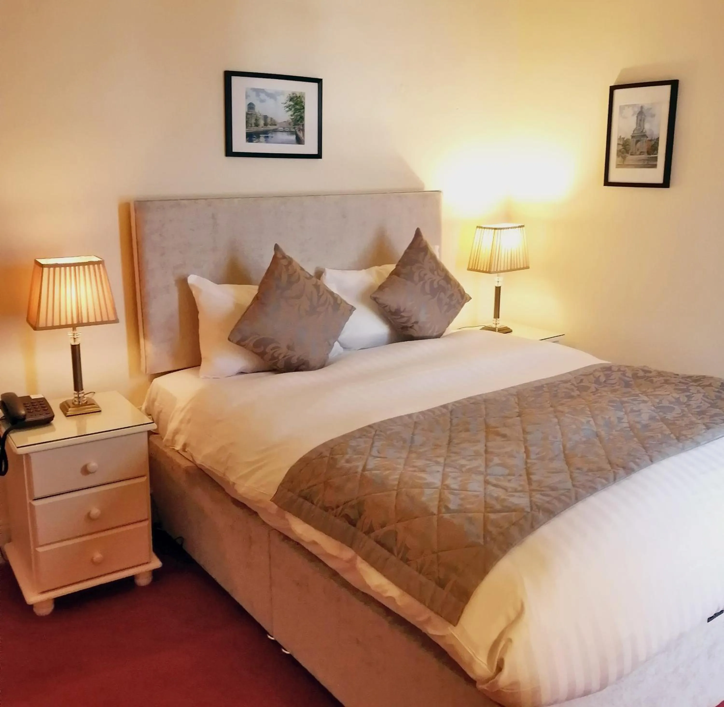 Bed in Morehampton Townhouse