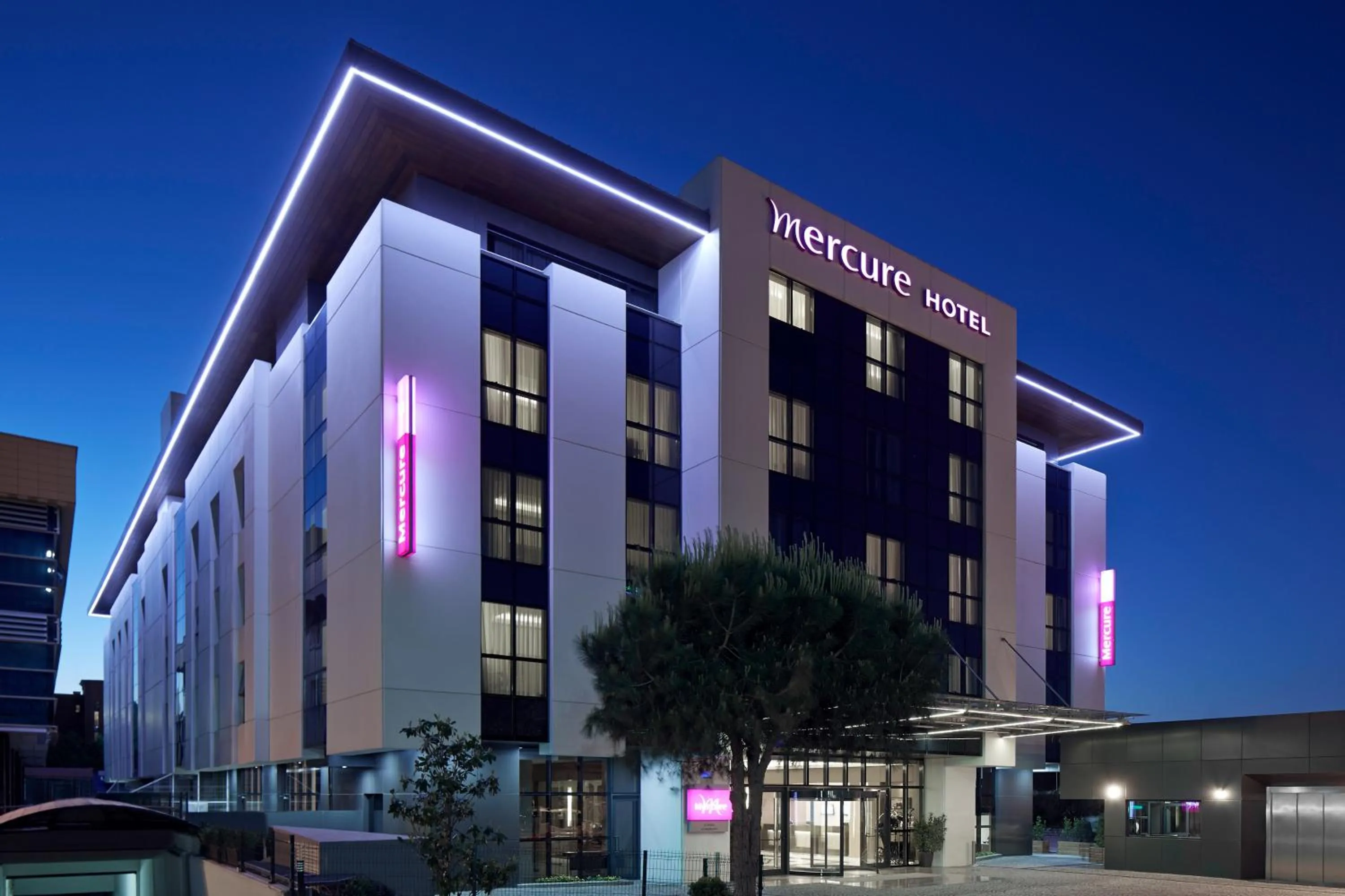 Facade/entrance in Mercure Istanbul Altunizade