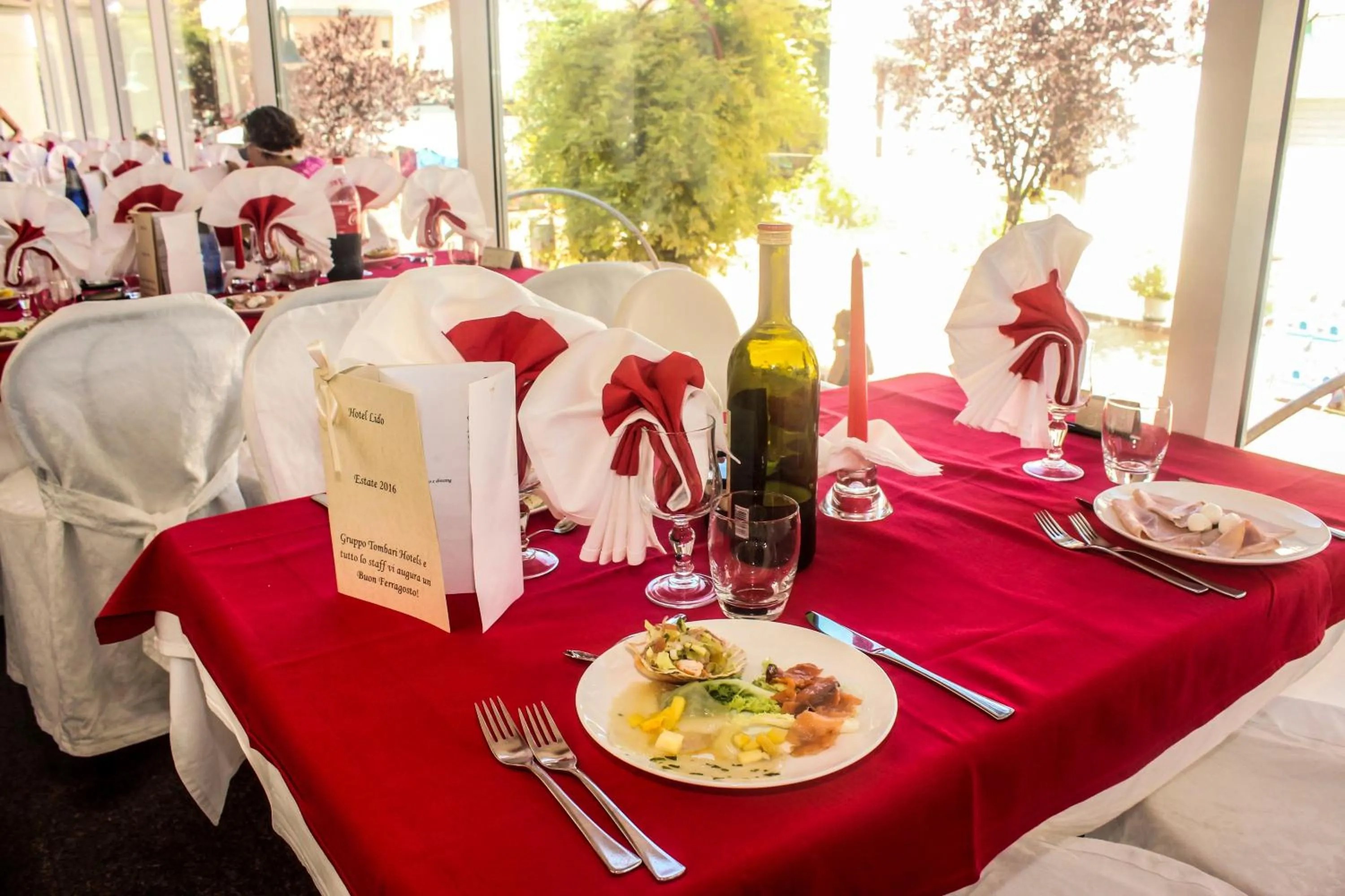 Restaurant/places to eat in Hotel Lido