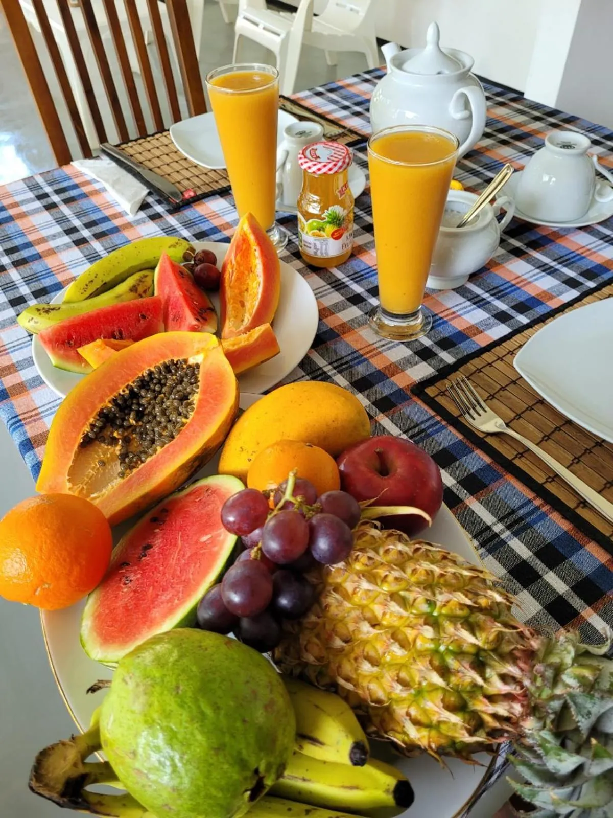 Breakfast in Silence Paradise