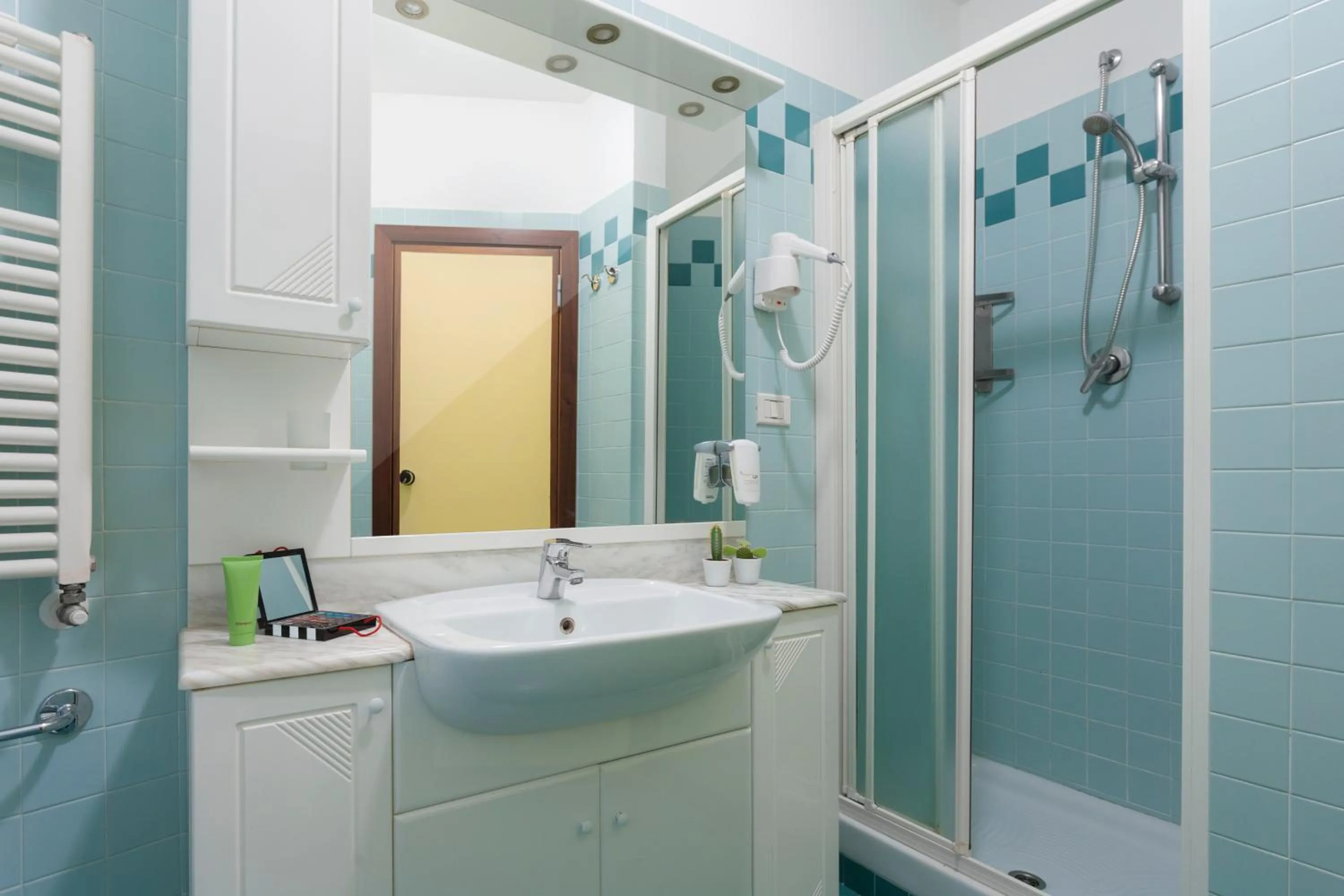 Shower in Hotel Atlantic Vista Mare