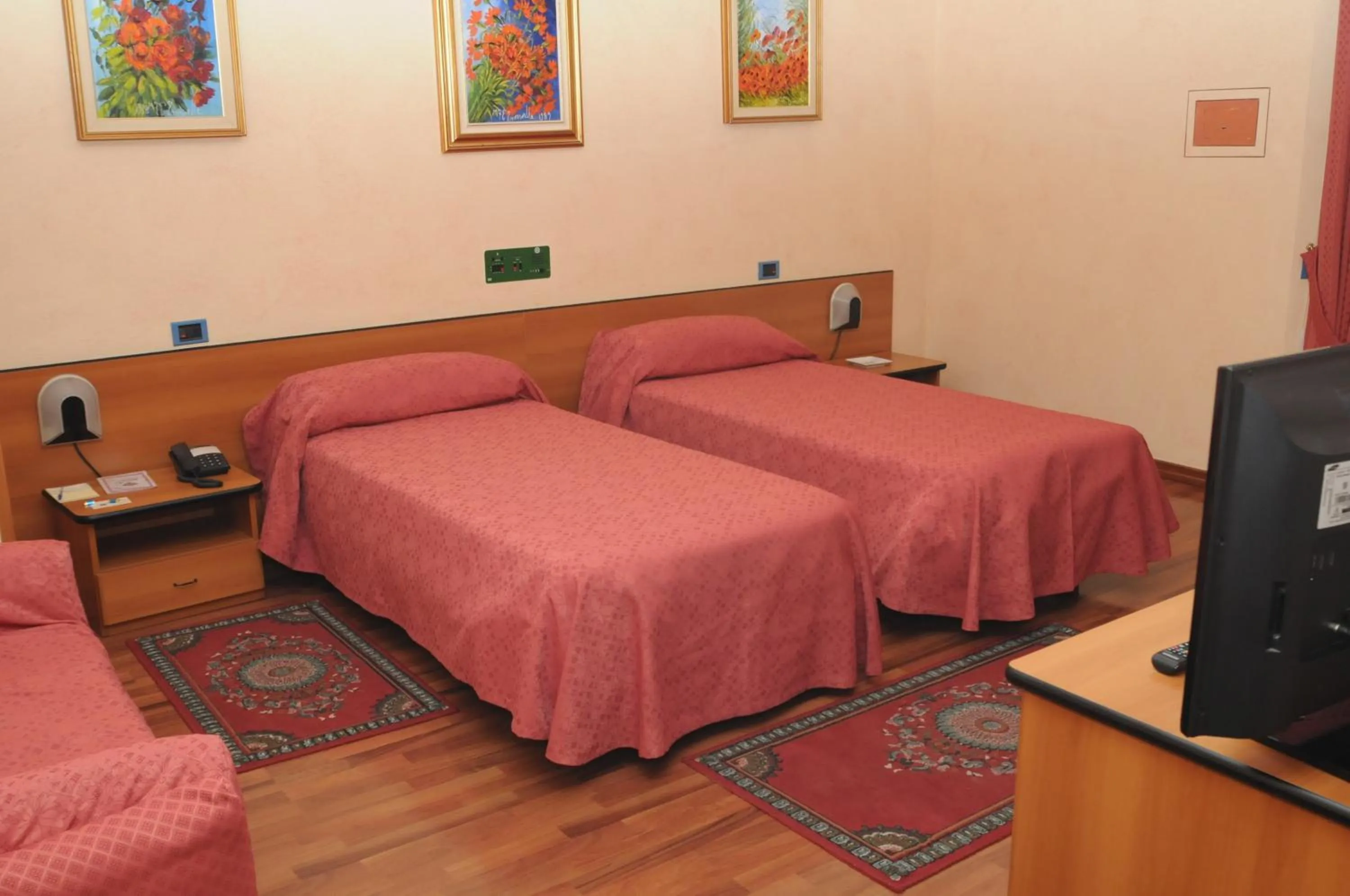 Photo of the whole room, Bed in Hotel La Ruota