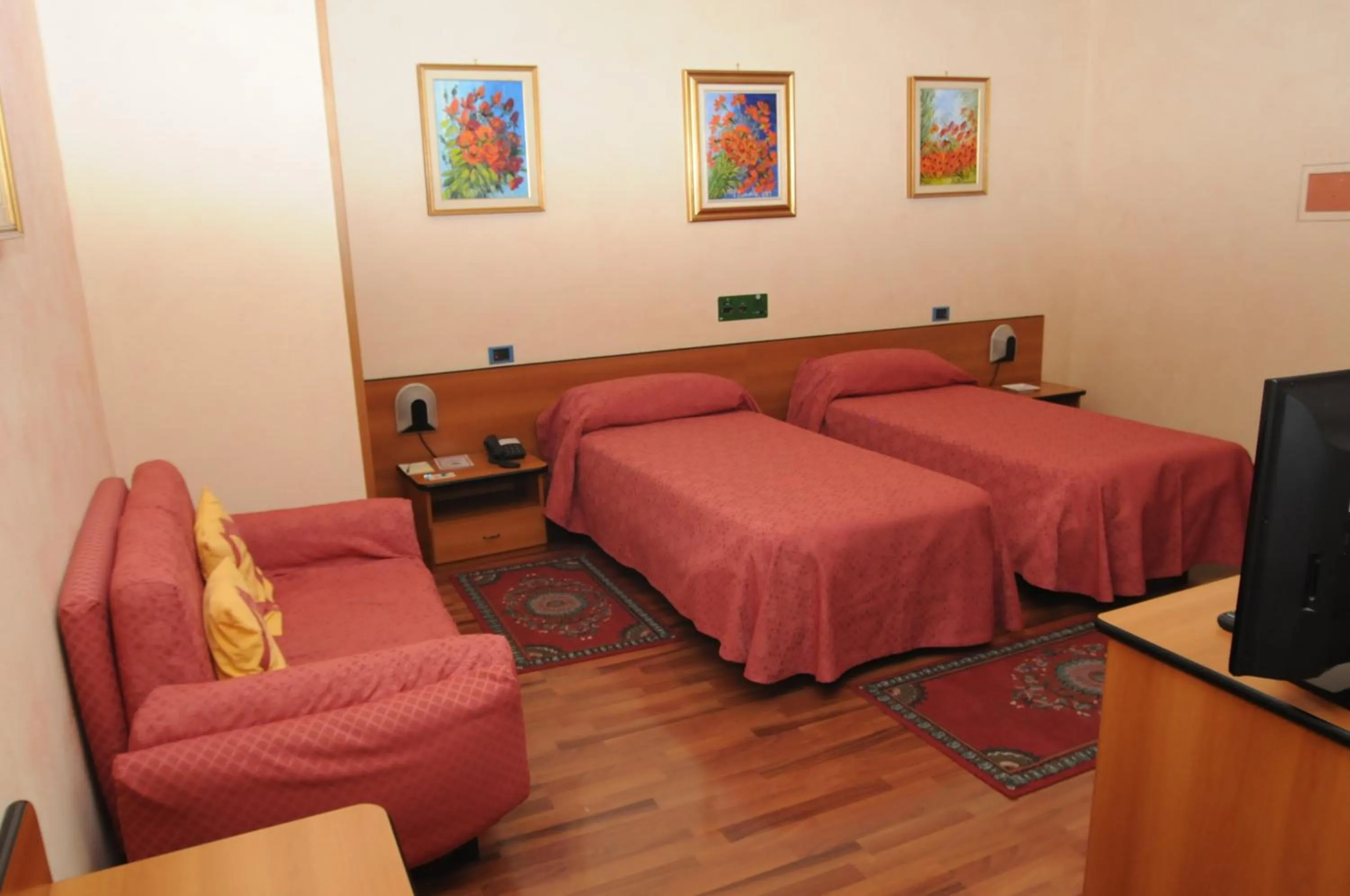 Photo of the whole room, Bed in Hotel La Ruota