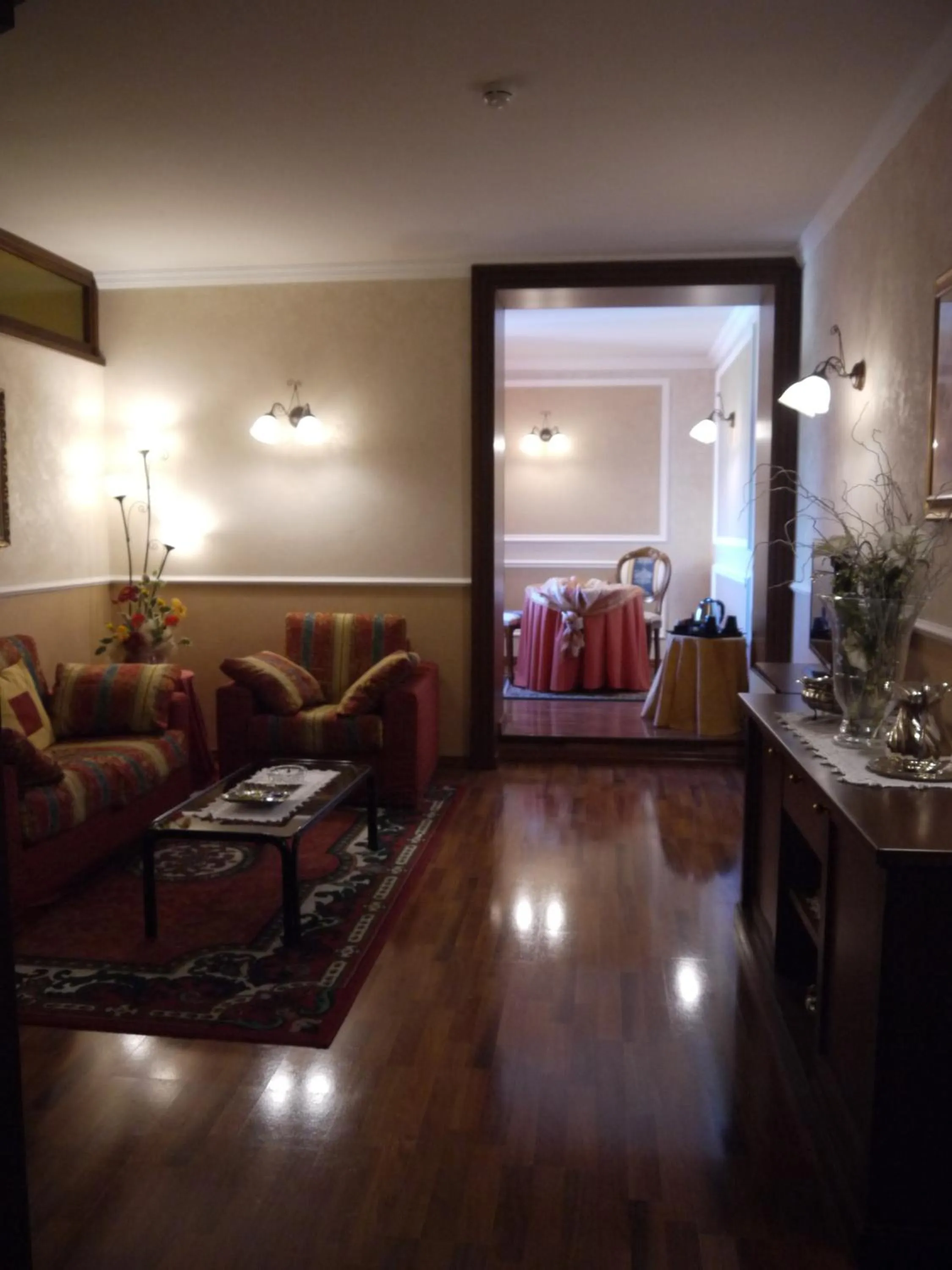 Decorative detail in Hotel La Ruota