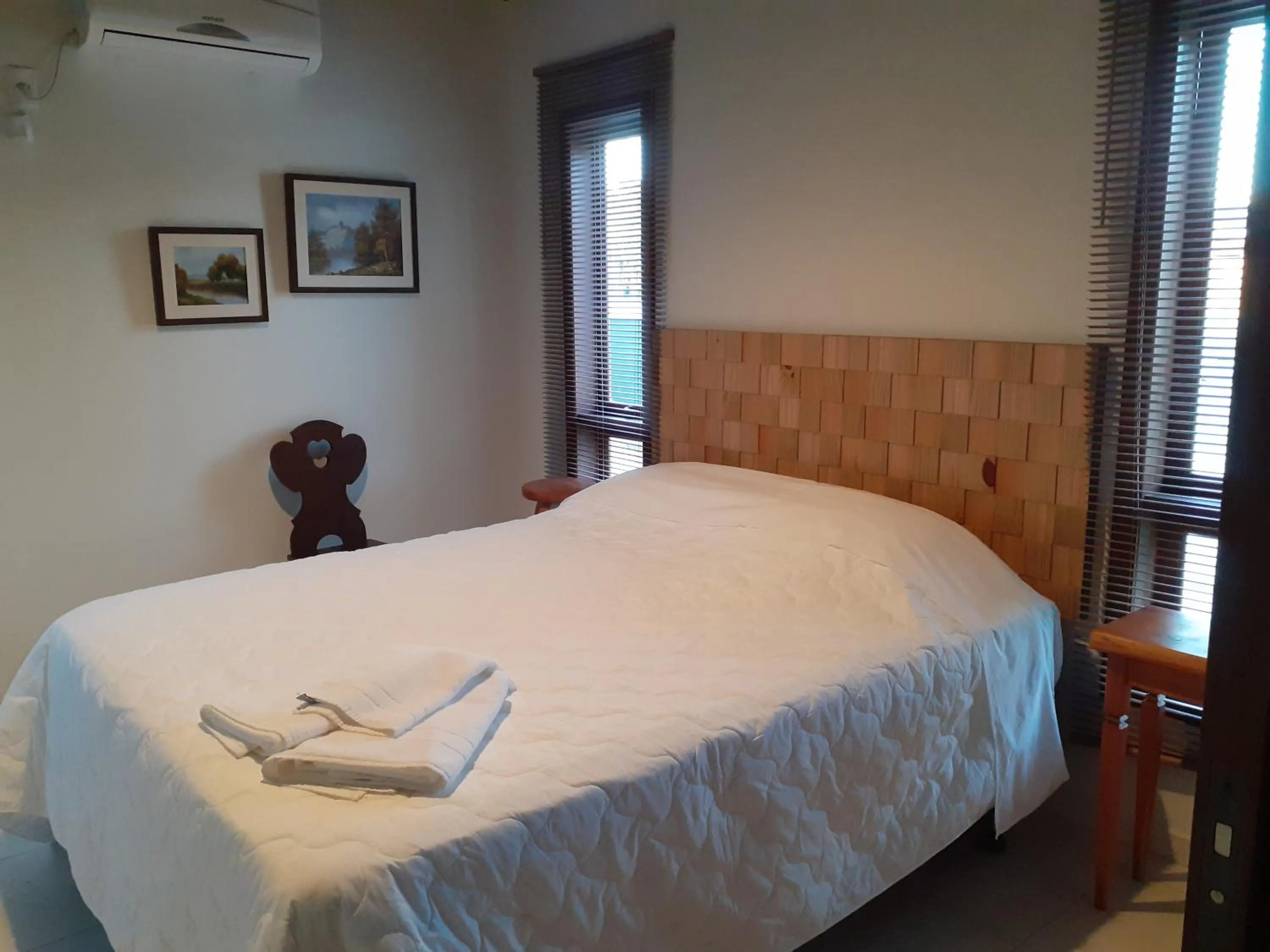 Photo of the whole room, Bed in Vila Figueiredo das Donas