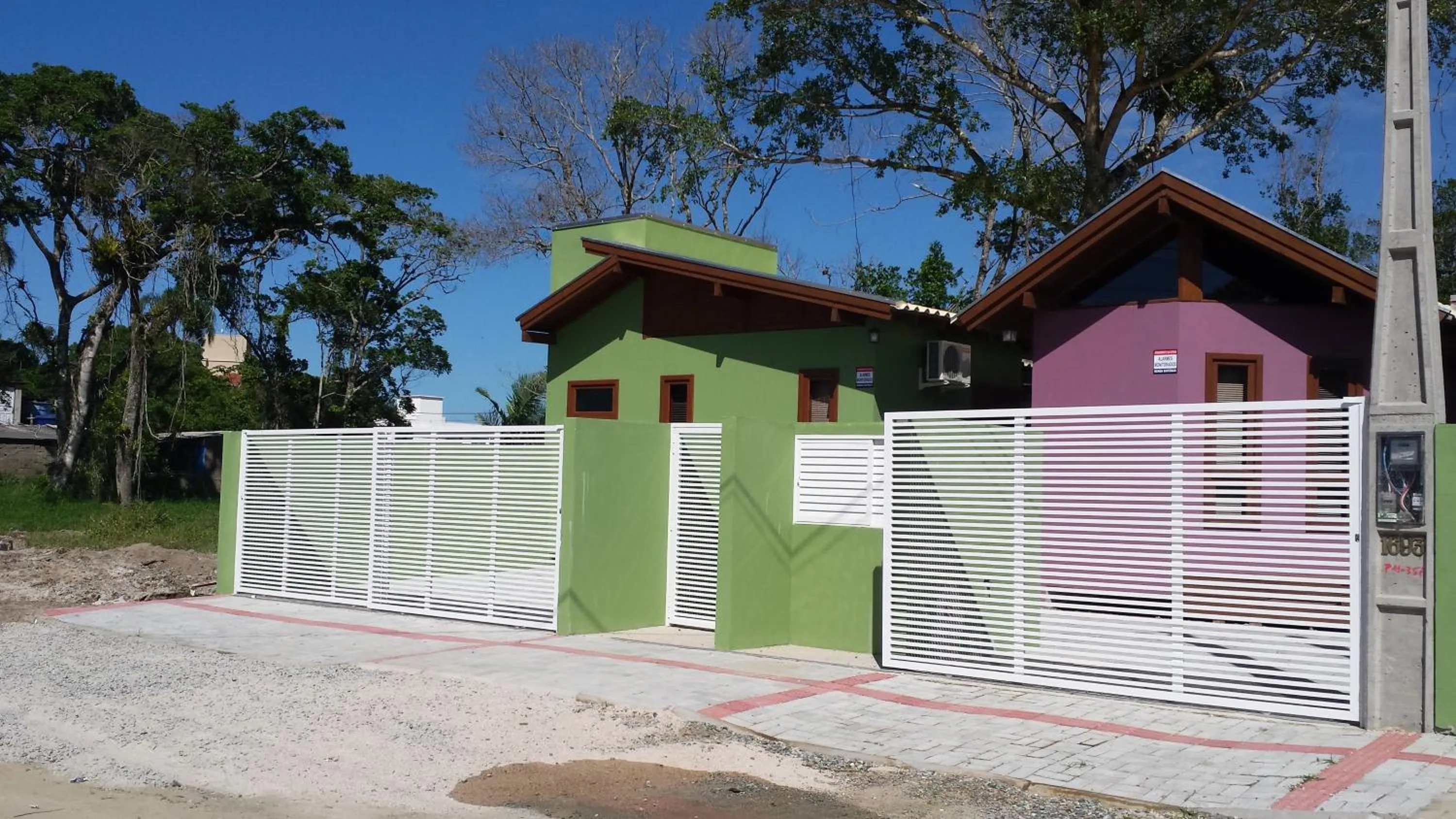 Property building in Vila Figueiredo das Donas