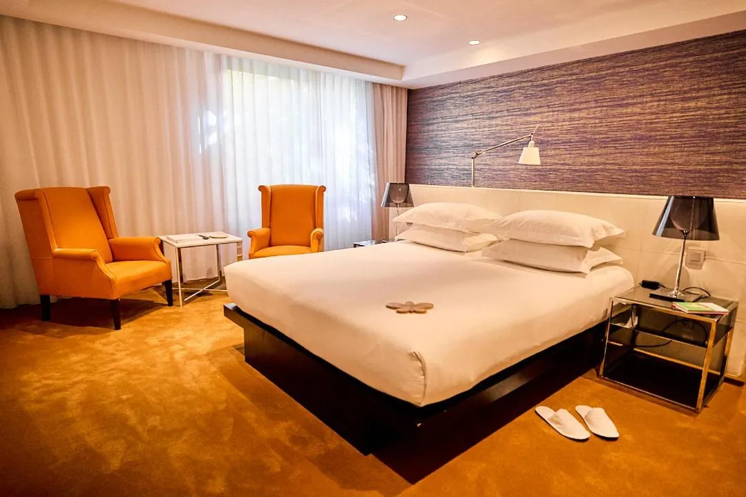 Photo of the whole room, Bed in Maison Pic