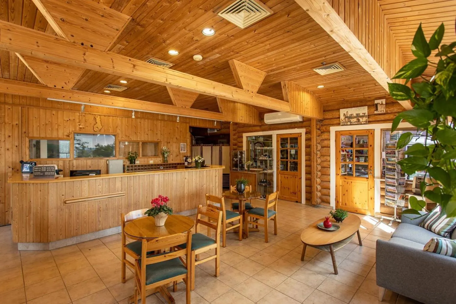 On-site shops in Logos hotel in Yad Hashmona