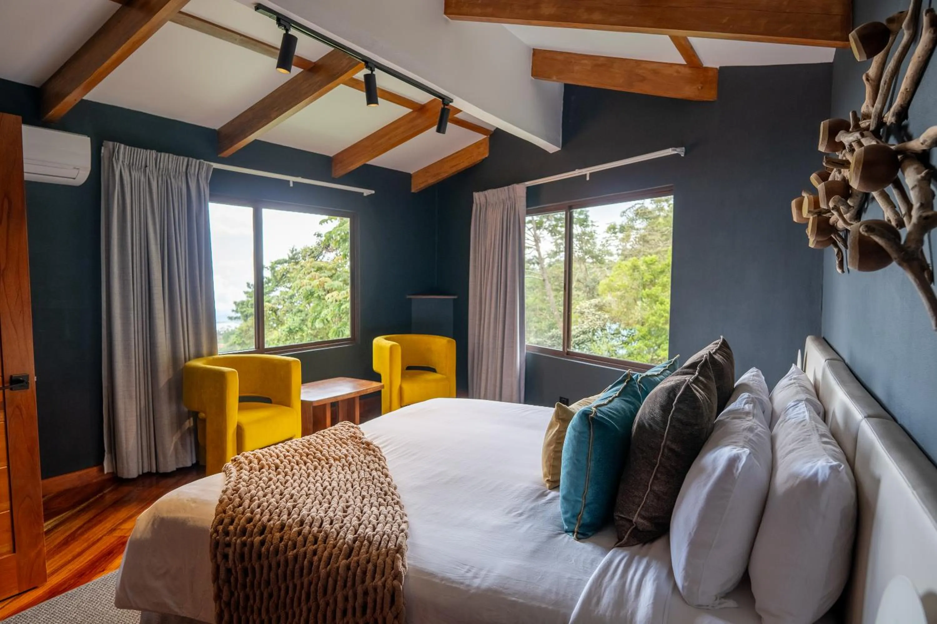 Bed in Koora Monteverde a Cloud Forest Hotel by Sandglass