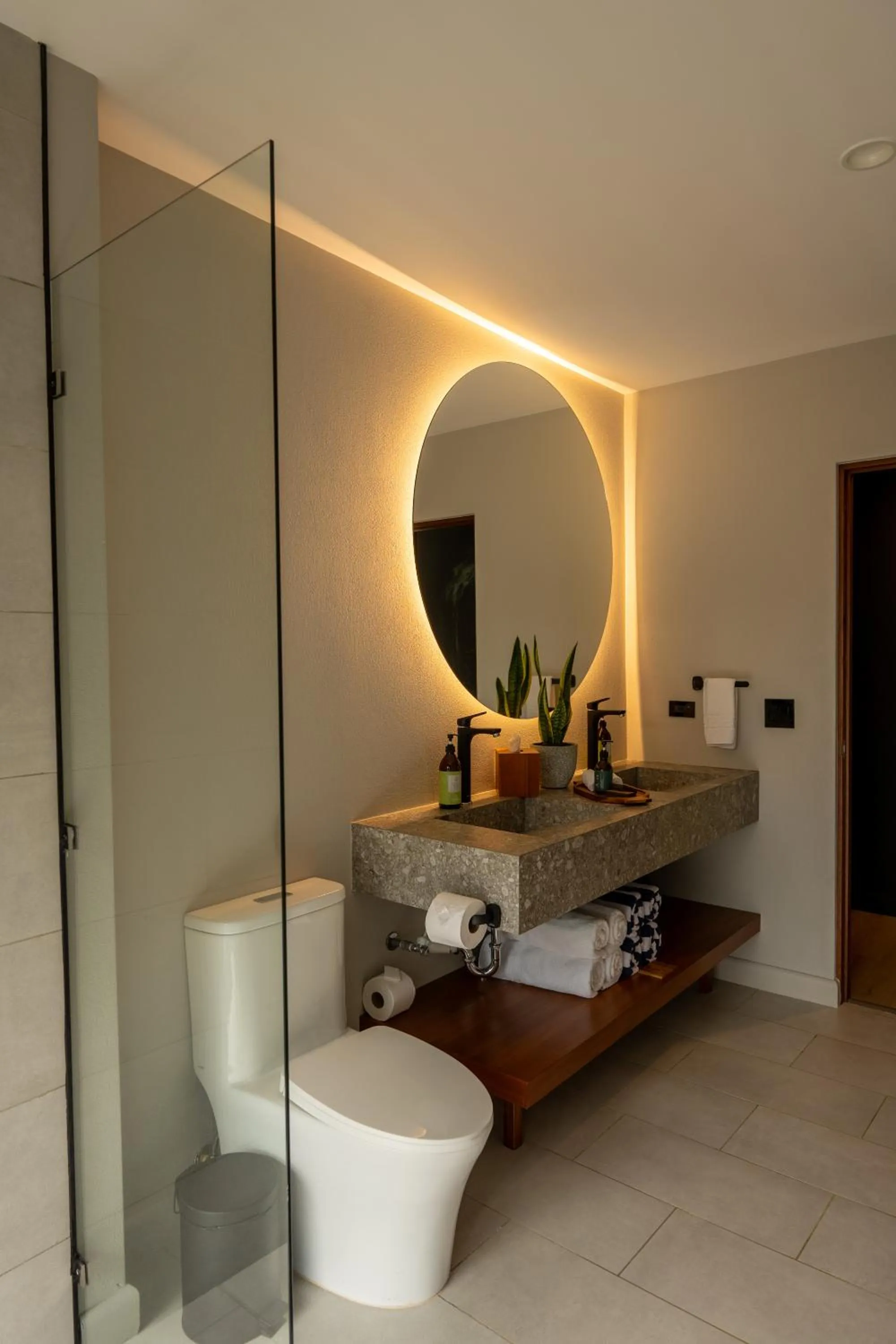 Toilet in Koora Monteverde a Cloud Forest Hotel by Sandglass