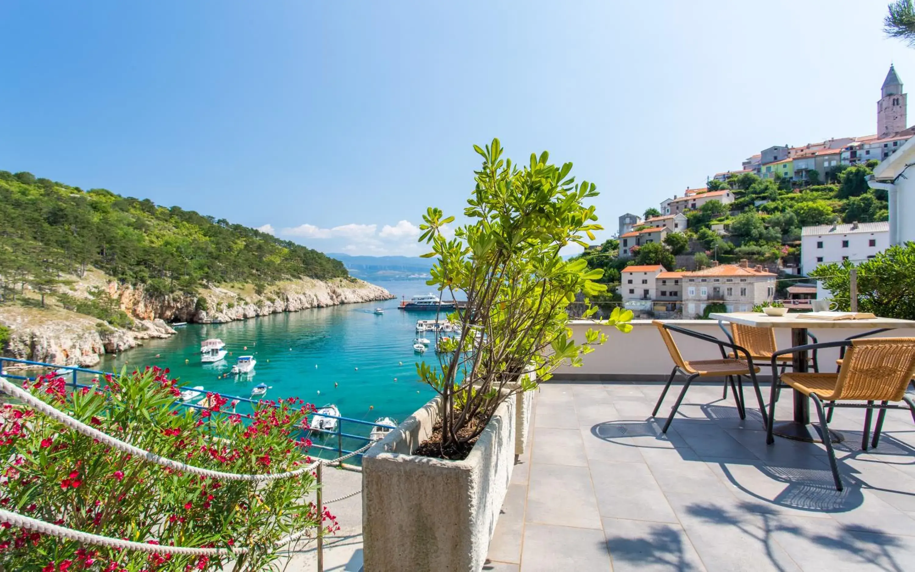 Seafront Apartment With Amazing Seaview Seafront Apartment With Amazing Seaview