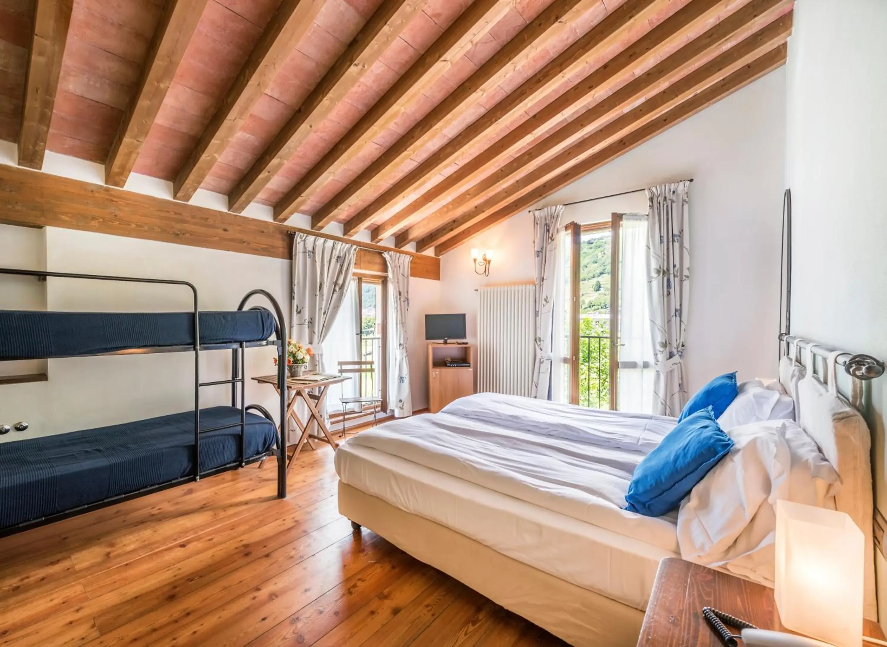 Family Room (2 Adults + 2 Children) in Agriturismo Cà Del Lago Family Room (2 Adults + 2 Children) in Agriturismo Cà Del Lago