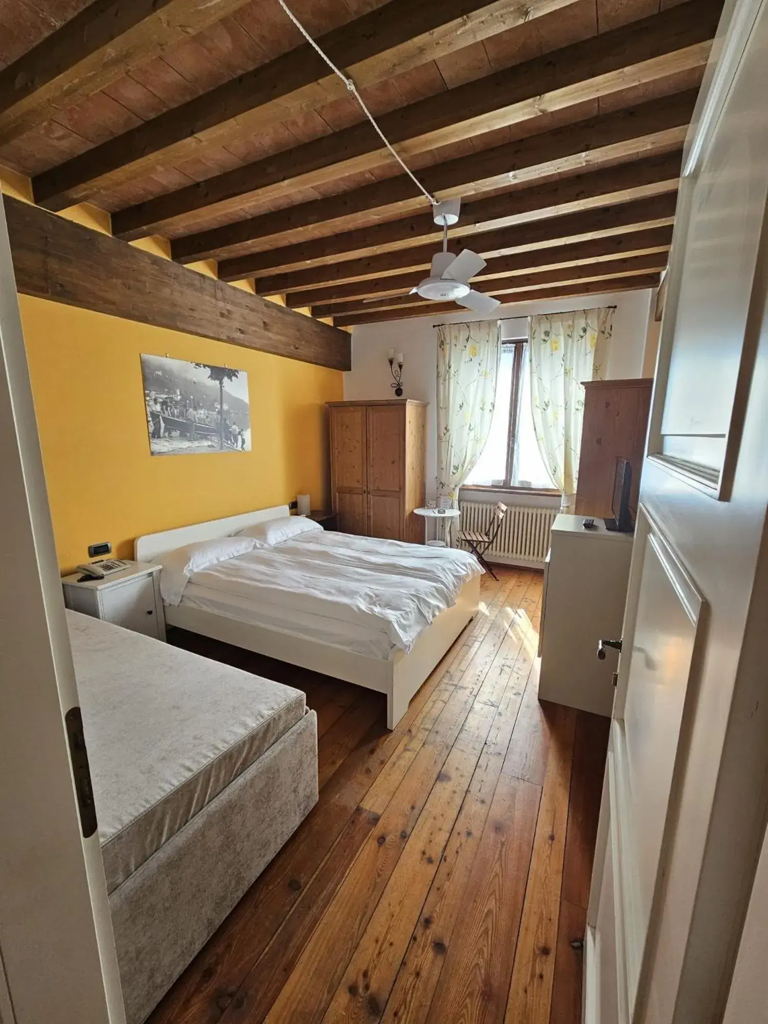 Triple Room in Agriturismo Cà Del Lago Triple Room in Agriturismo Cà Del Lago