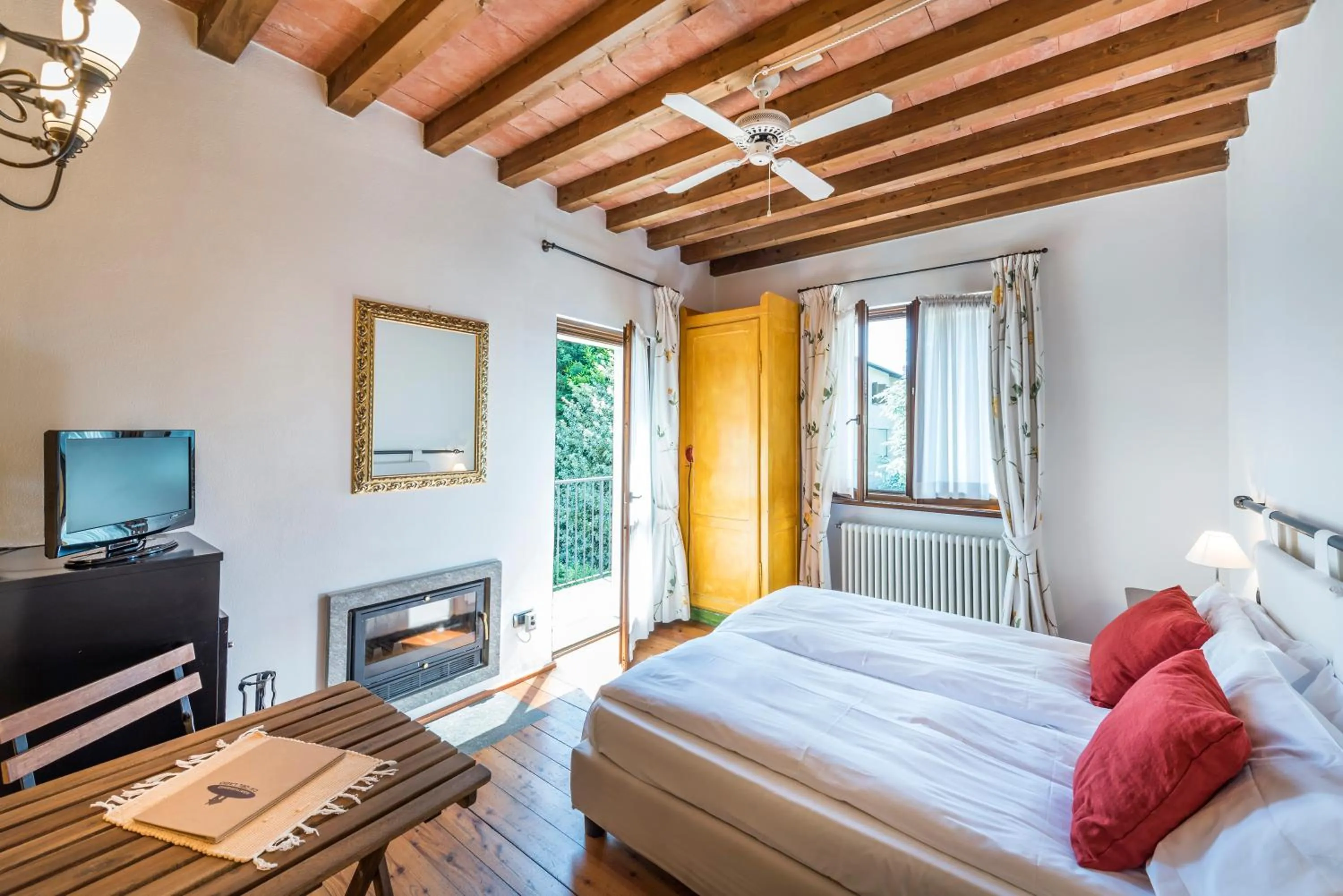 Bedroom, Bed in Agriturismo Cà Del Lago