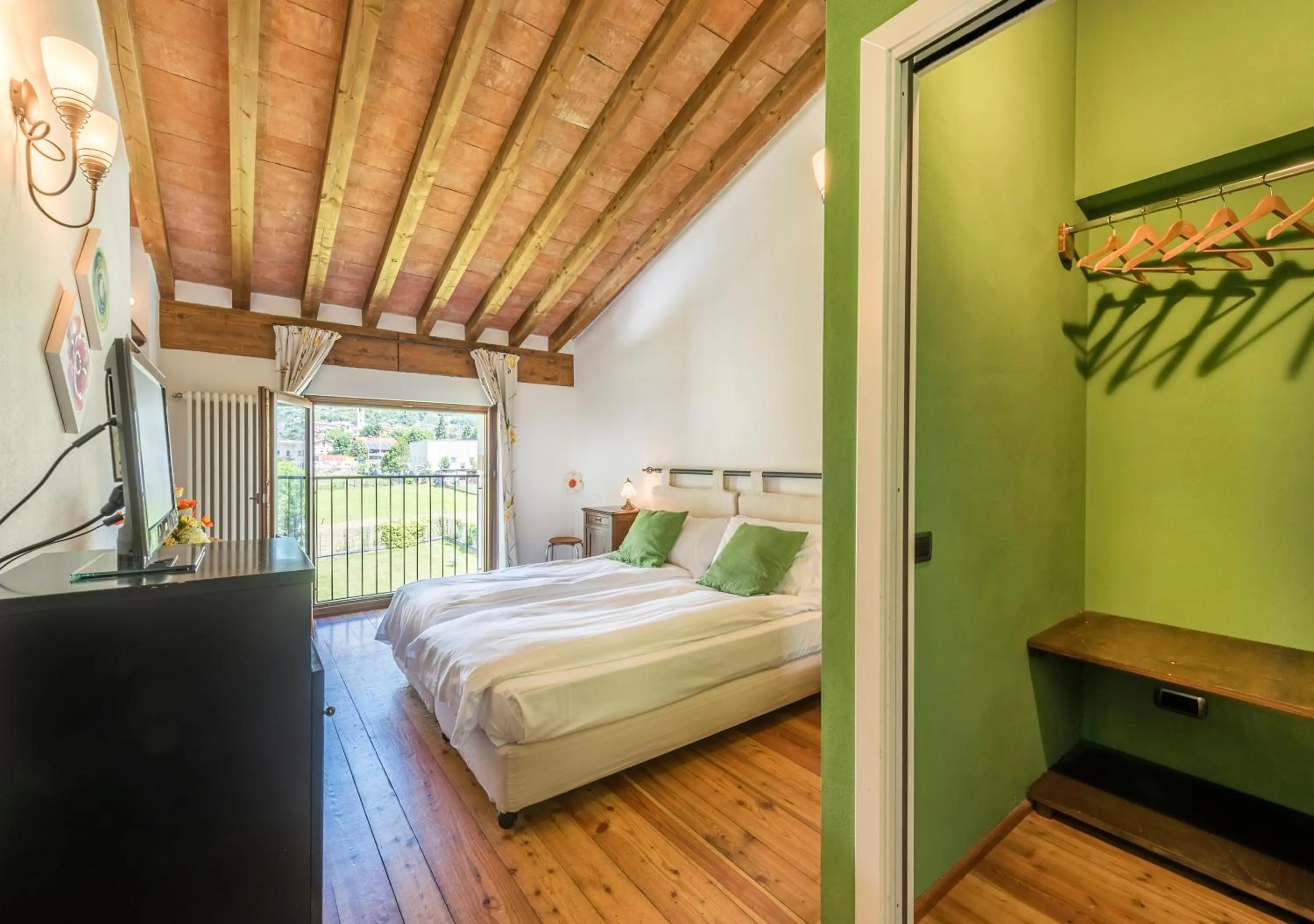 Bedroom, Bed in Agriturismo Cà Del Lago