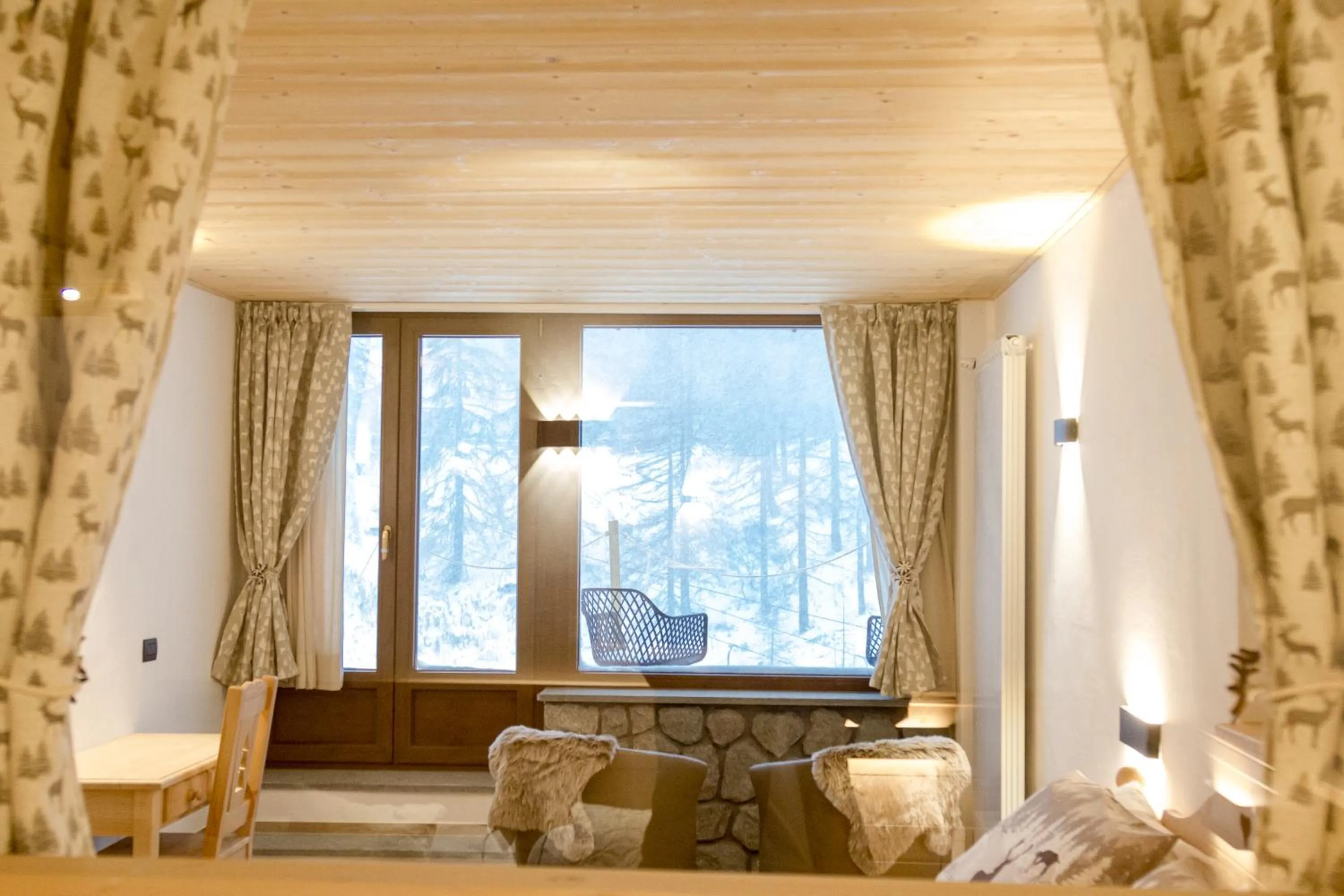 Photo of the whole room in Hotel Al Foiron