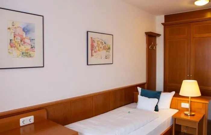 Bed in Gasthof zur Post Oberwirt