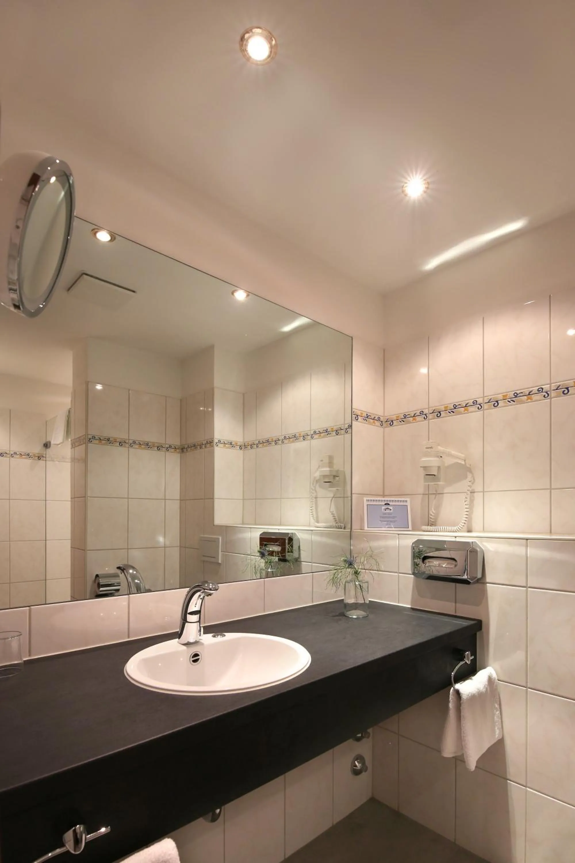 Shower in Gasthof zur Post Oberwirt
