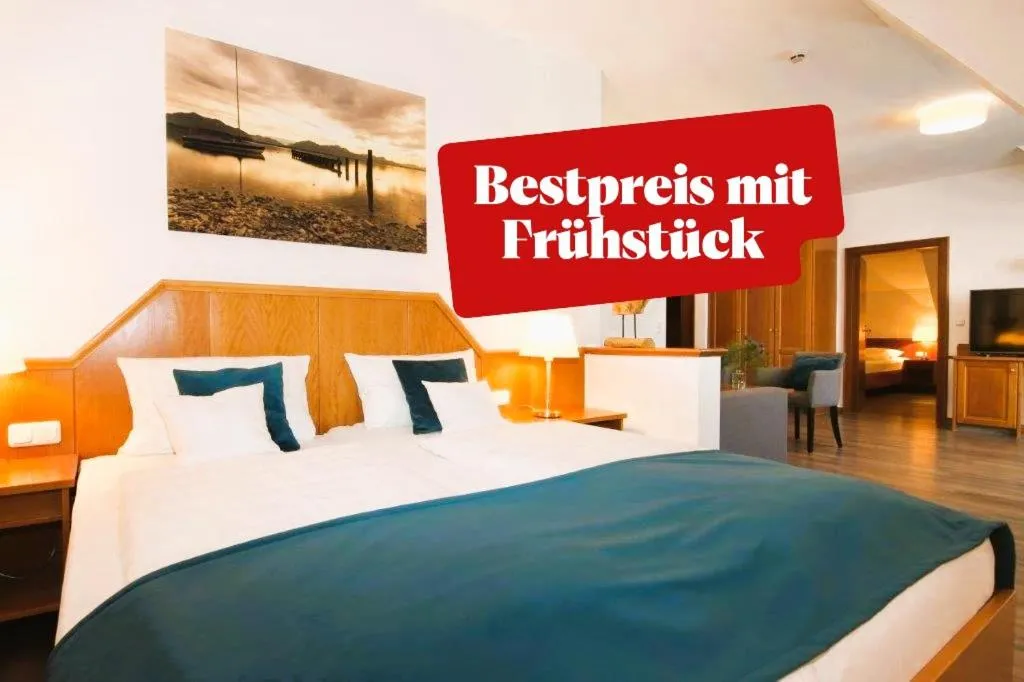 Living room, Bed in Gasthof zur Post Oberwirt