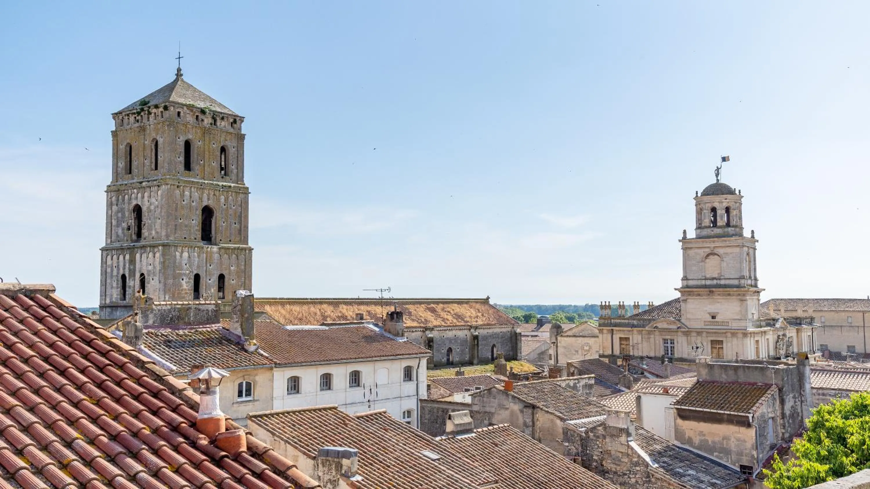 City view in Hôtel Amphithéâtre