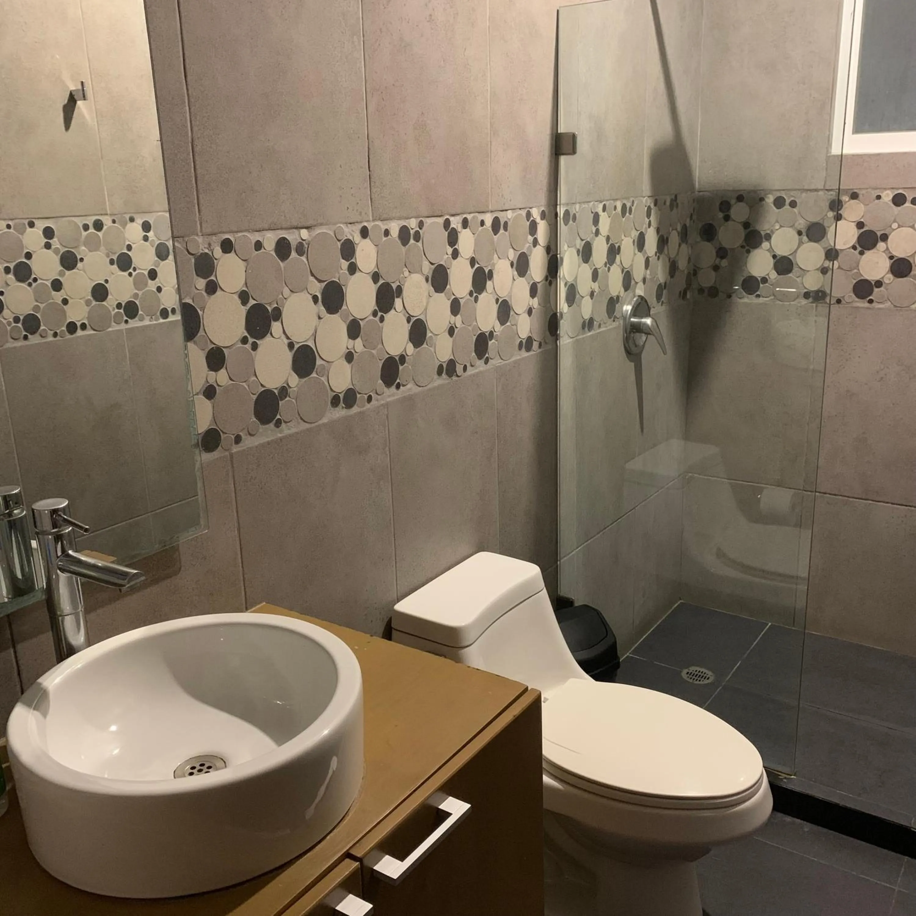 Shower in Hostel Auikyani