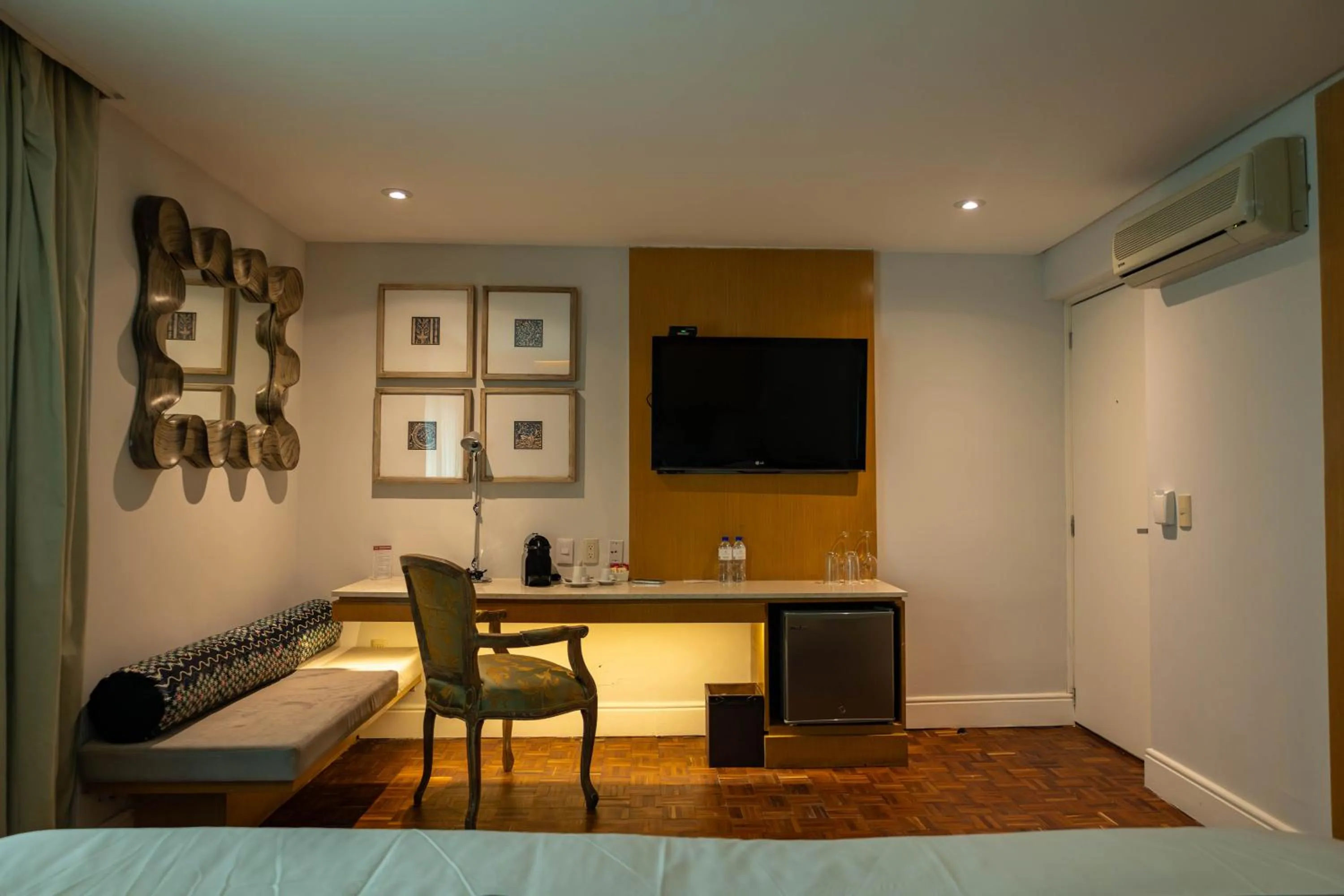 Seating area, Bed in Maria Condesa