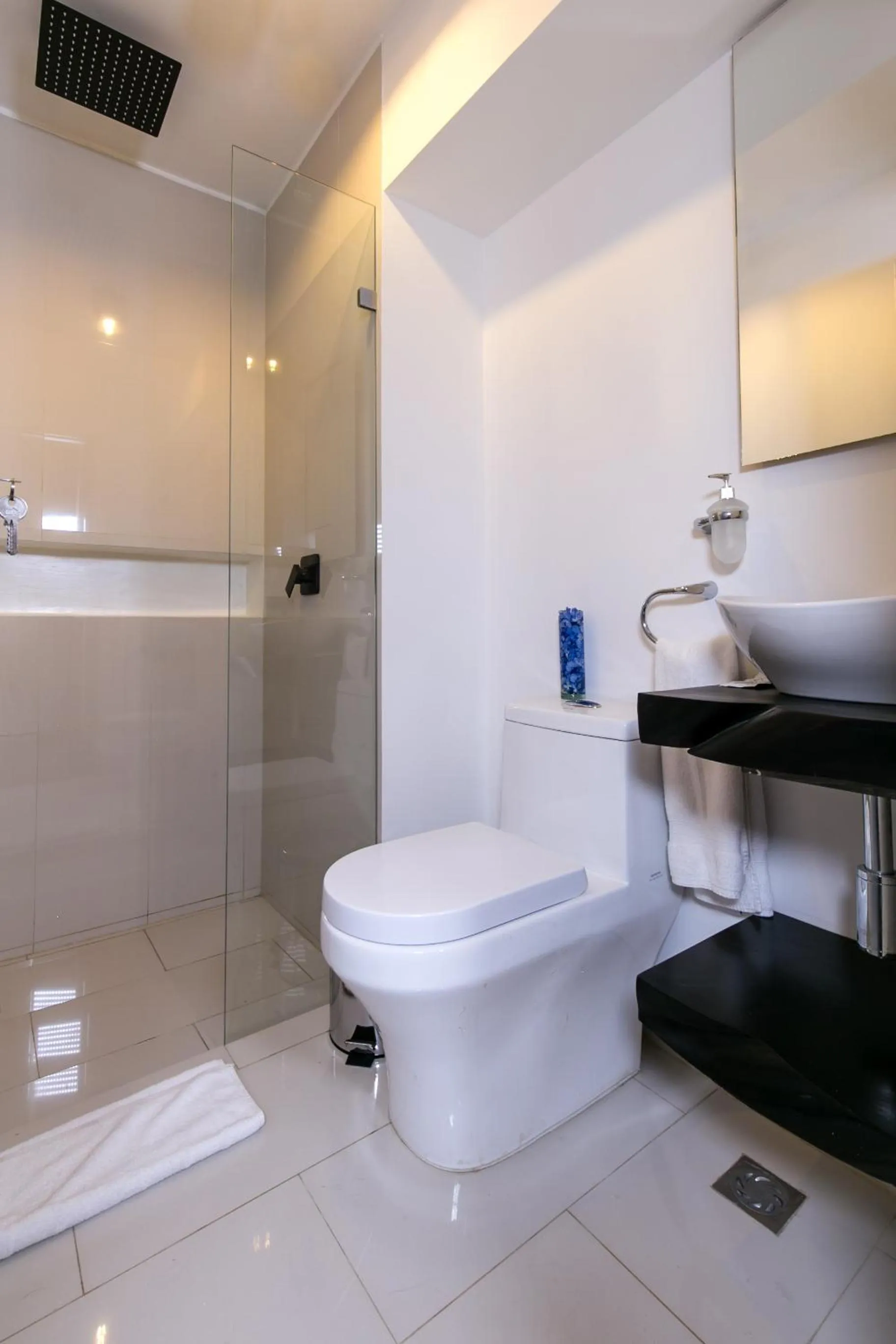 Bathroom in Provenza Lofts