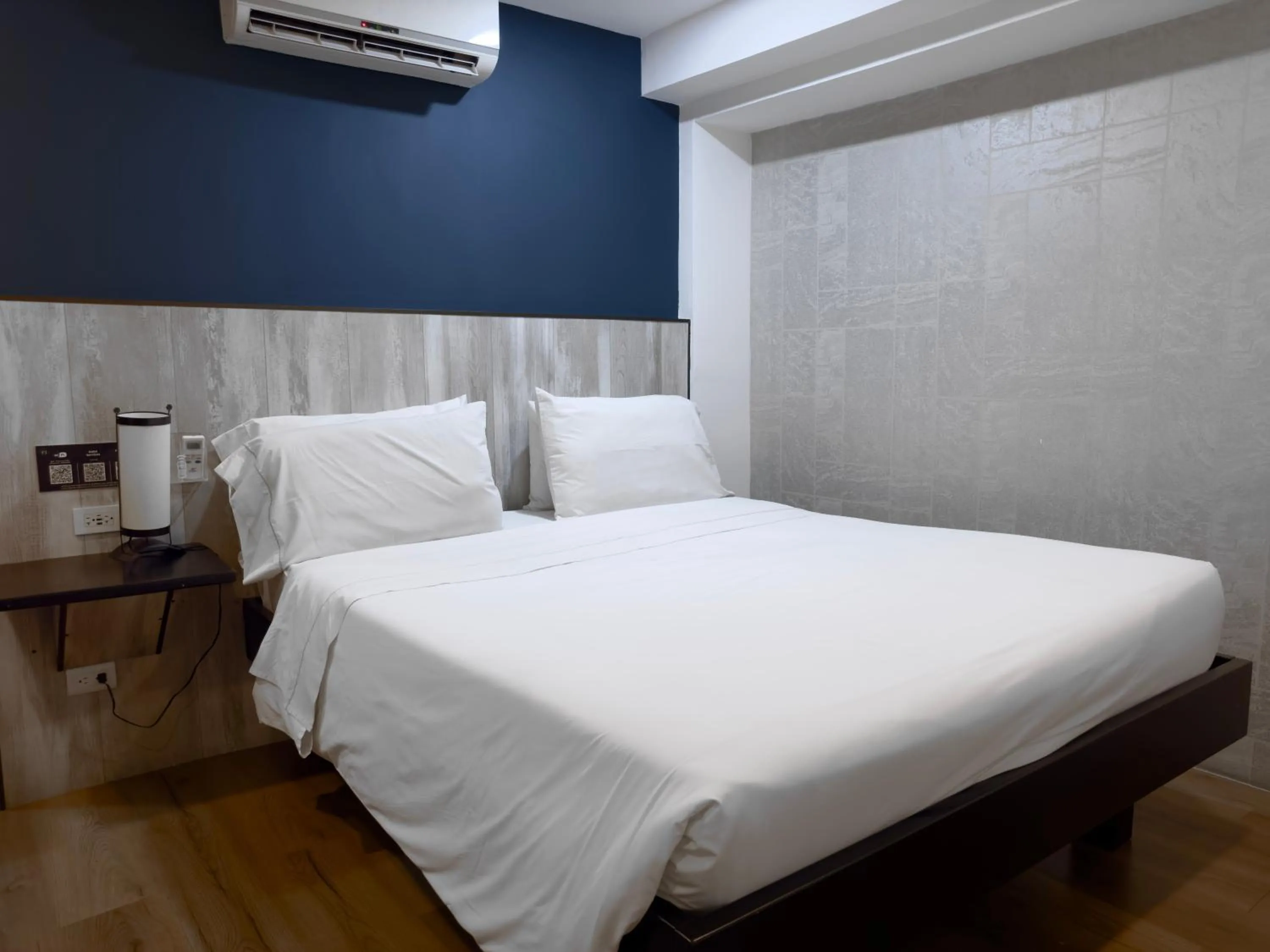 Bed in Provenza Lofts