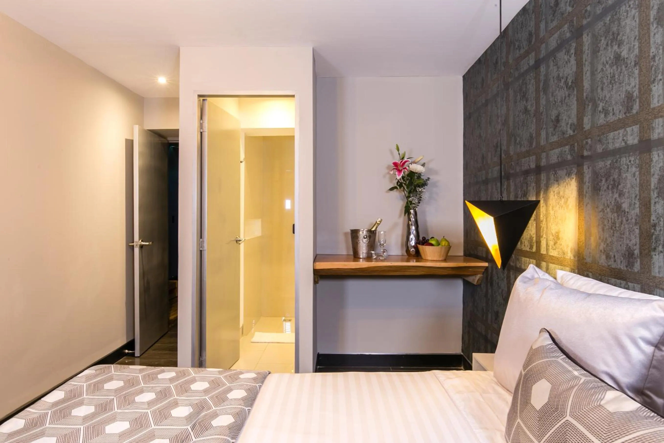 Photo of the whole room, Bed in Provenza Lofts