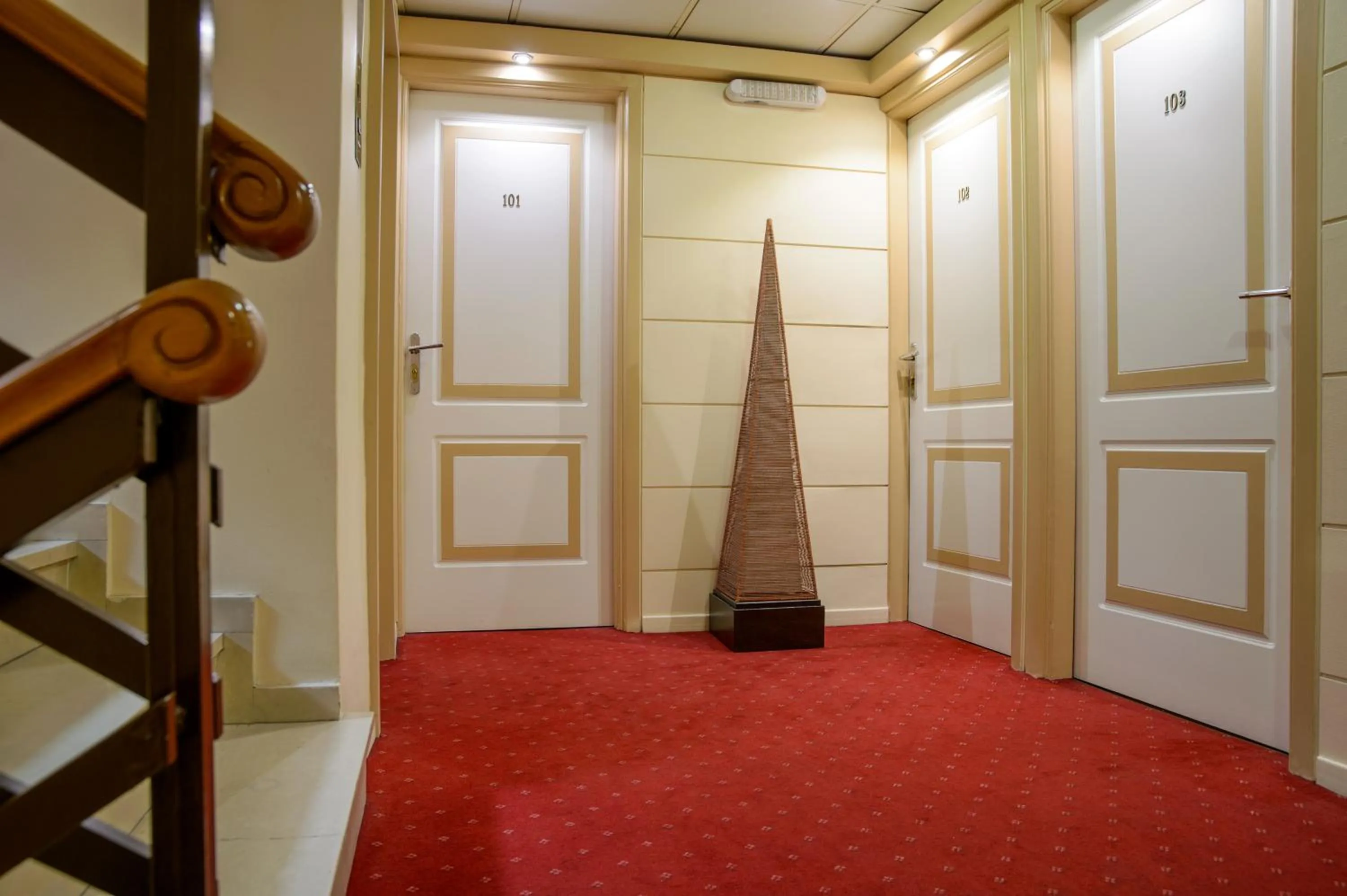 Bed in Victory Inn Hotel