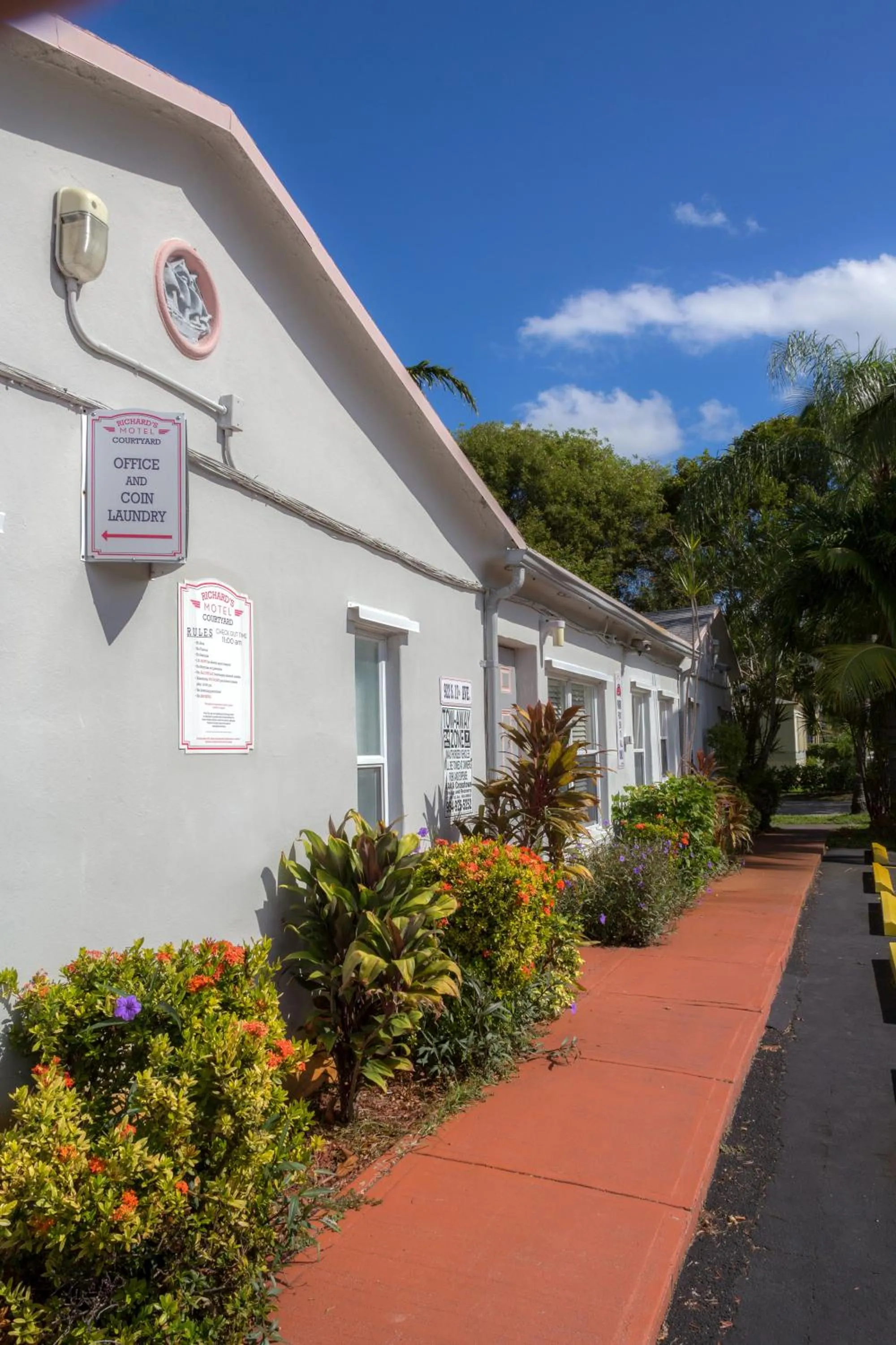 Day in Richard's Motel Courtyard