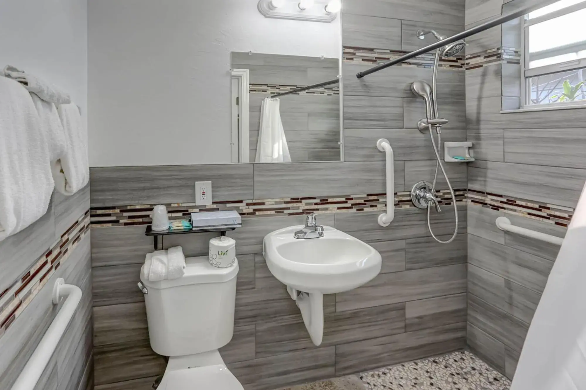 Studio - Disability Access in Richard's Motel Courtyard Studio - Disability Access in Richard's Motel Courtyard