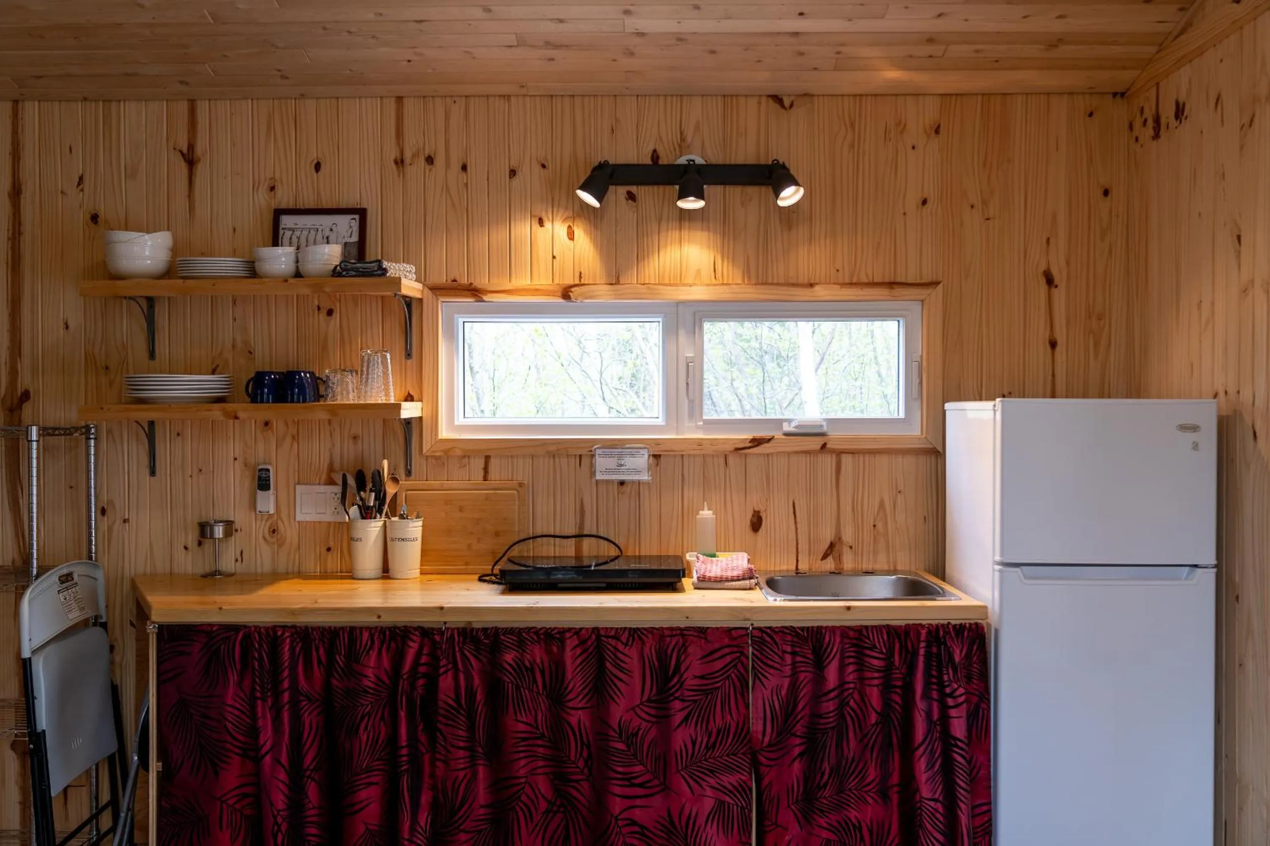 Kitchen or kitchenette in Auberge/Chalet Griffon Aventure
