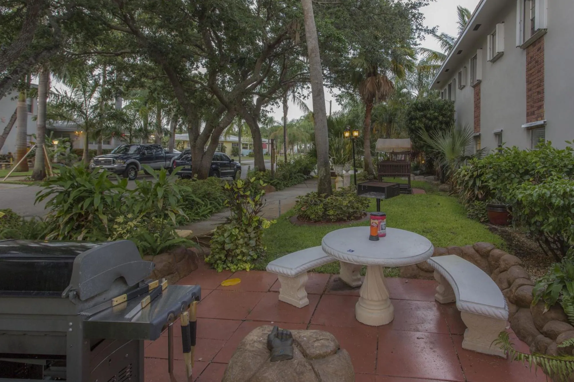 BBQ facilities in Richard's Motel Studios