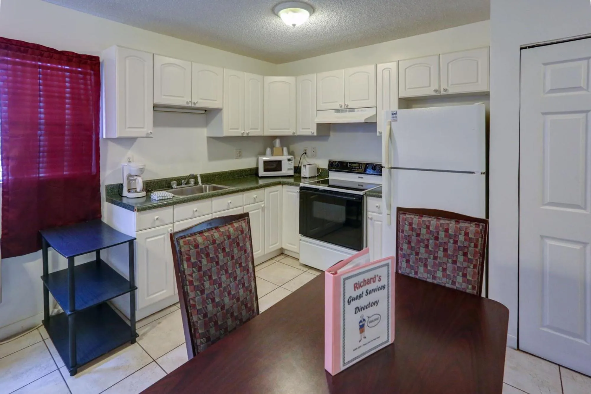 Richard's Motel Studios