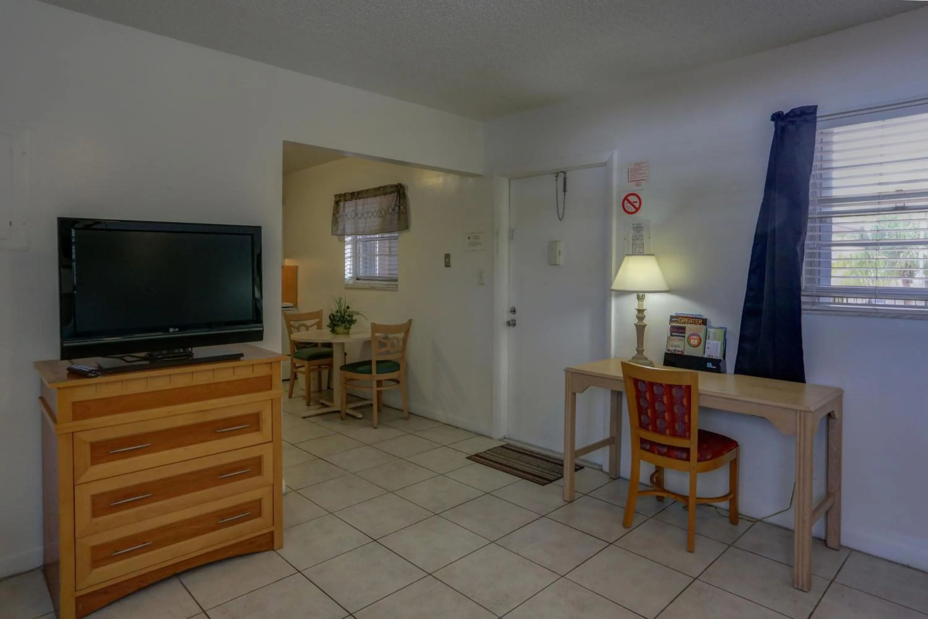 Richard's Motel Studios